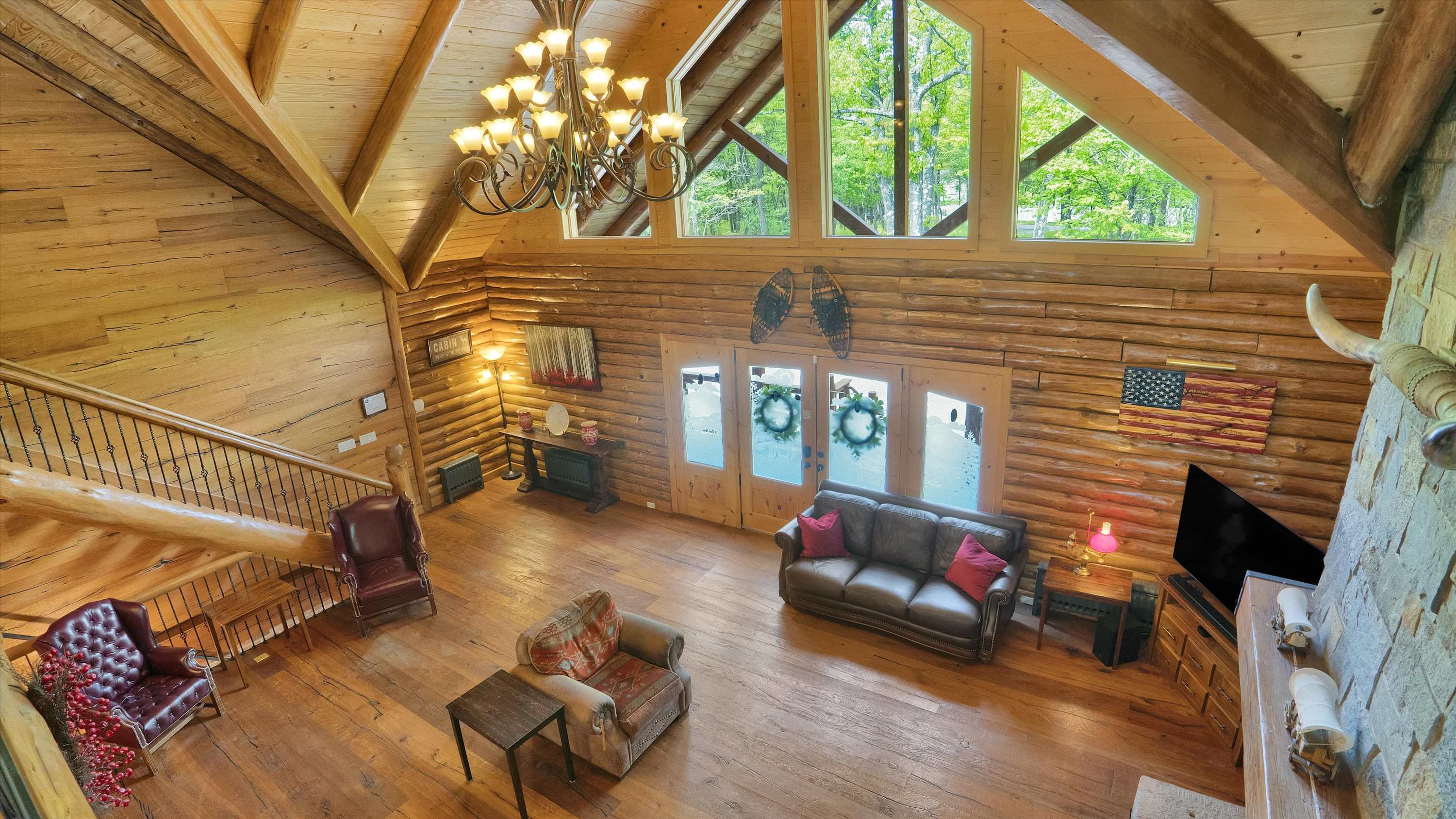 Luxury Log Cabin on 5 Acres | Hot Tub | Firepit