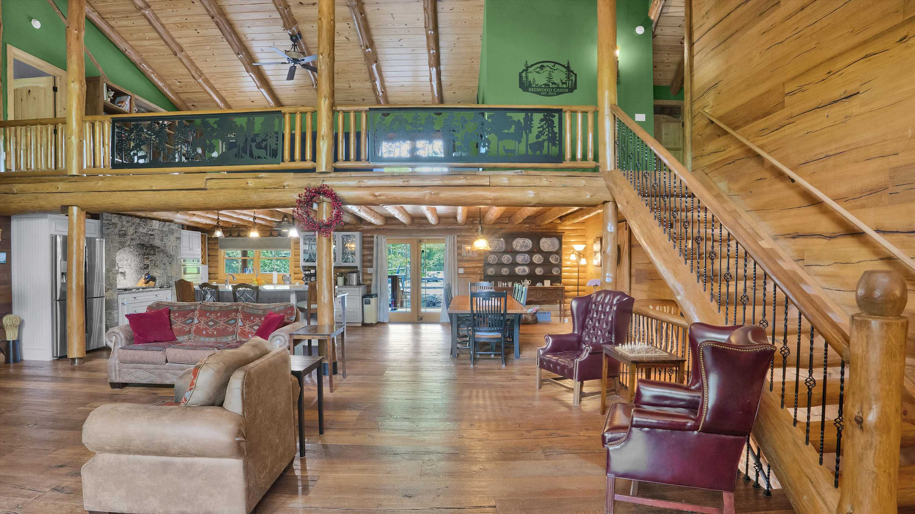 Luxury Log Cabin on 5 Acres | Hot Tub | Firepit