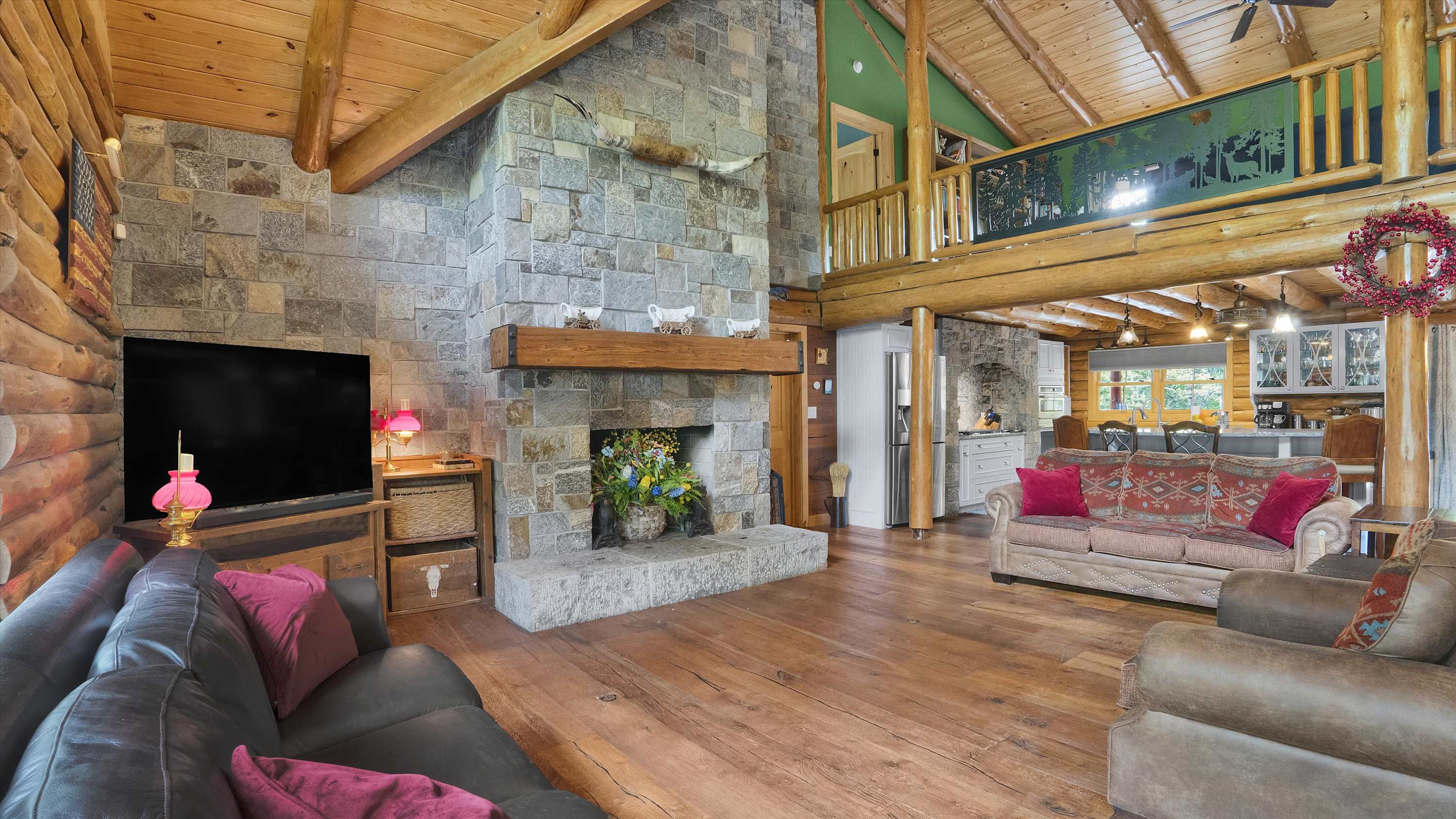 Luxury Log Cabin on 5 Acres | Hot Tub | Firepit