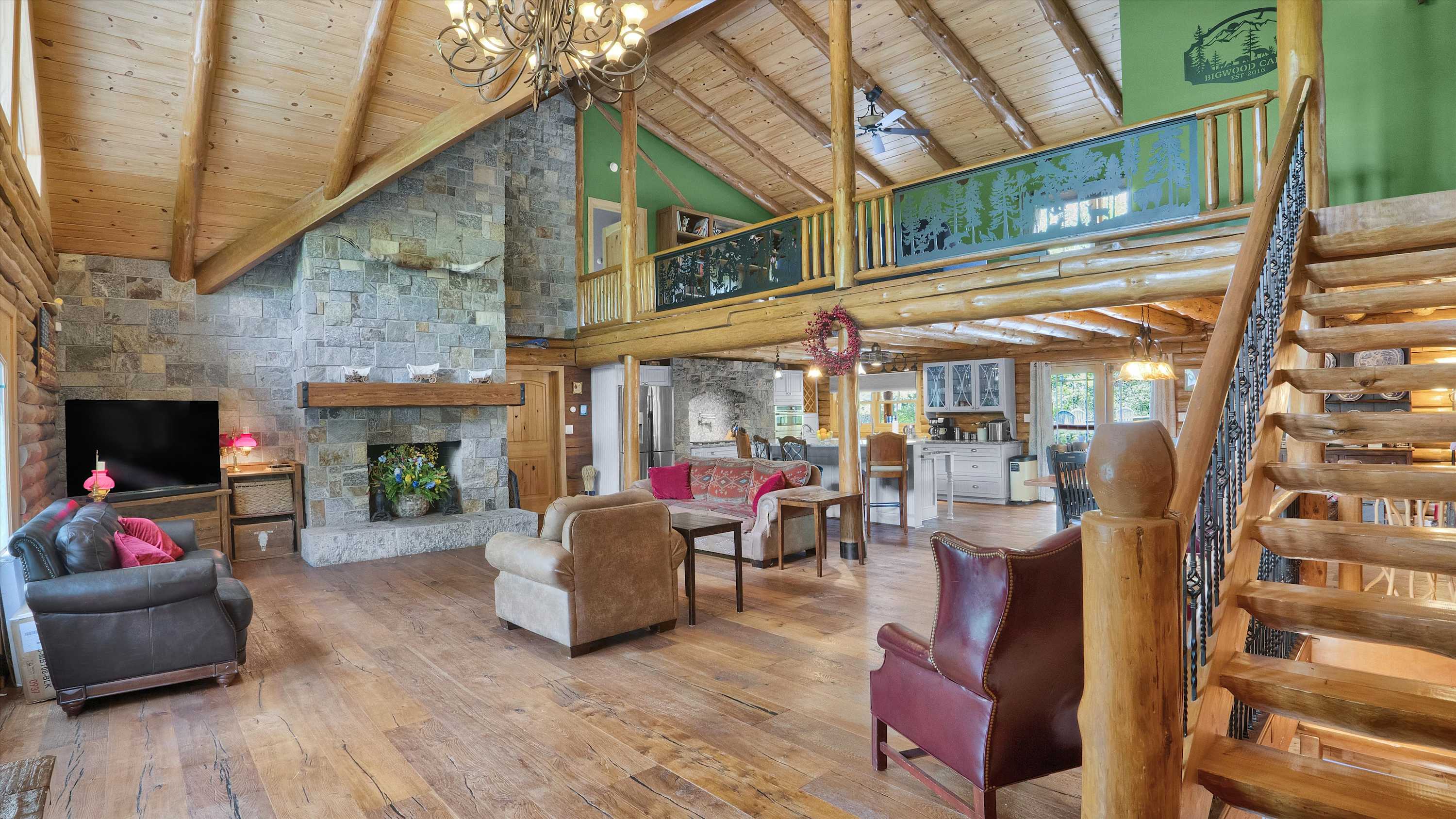 Luxury Log Cabin on 5 Acres | Hot Tub | Firepit