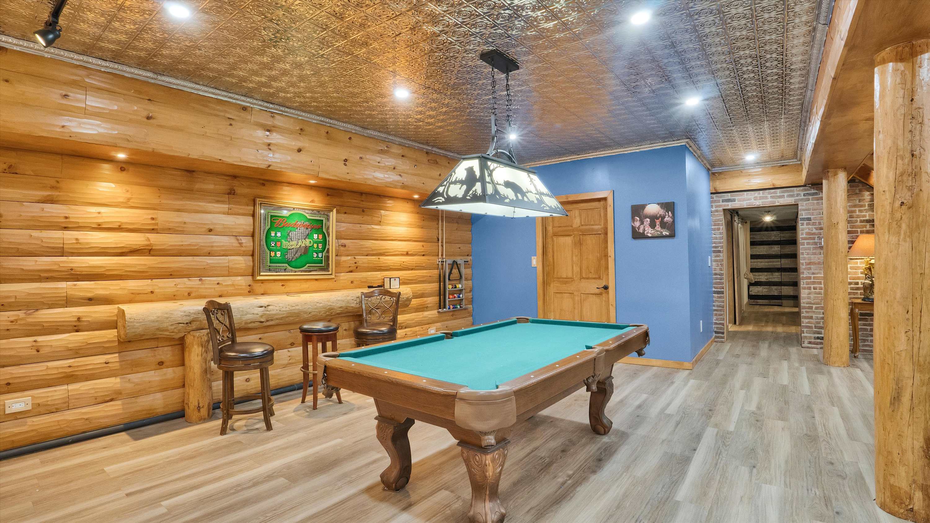 Luxury Log Cabin on 5 Acres | Hot Tub | Firepit
