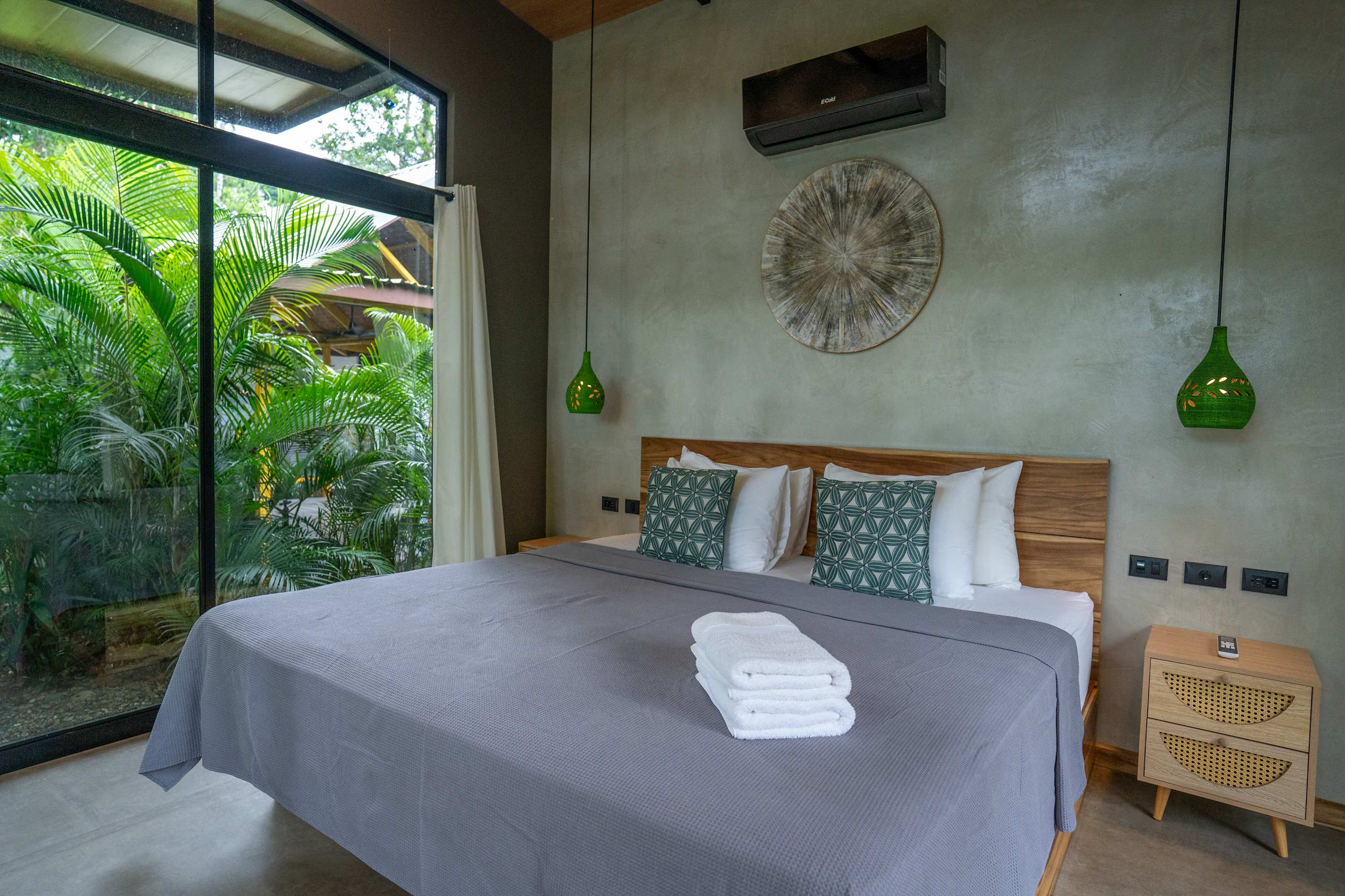 Bungalow Sombra, aire acondicionado y piscina pequeña cerca de Arrecife