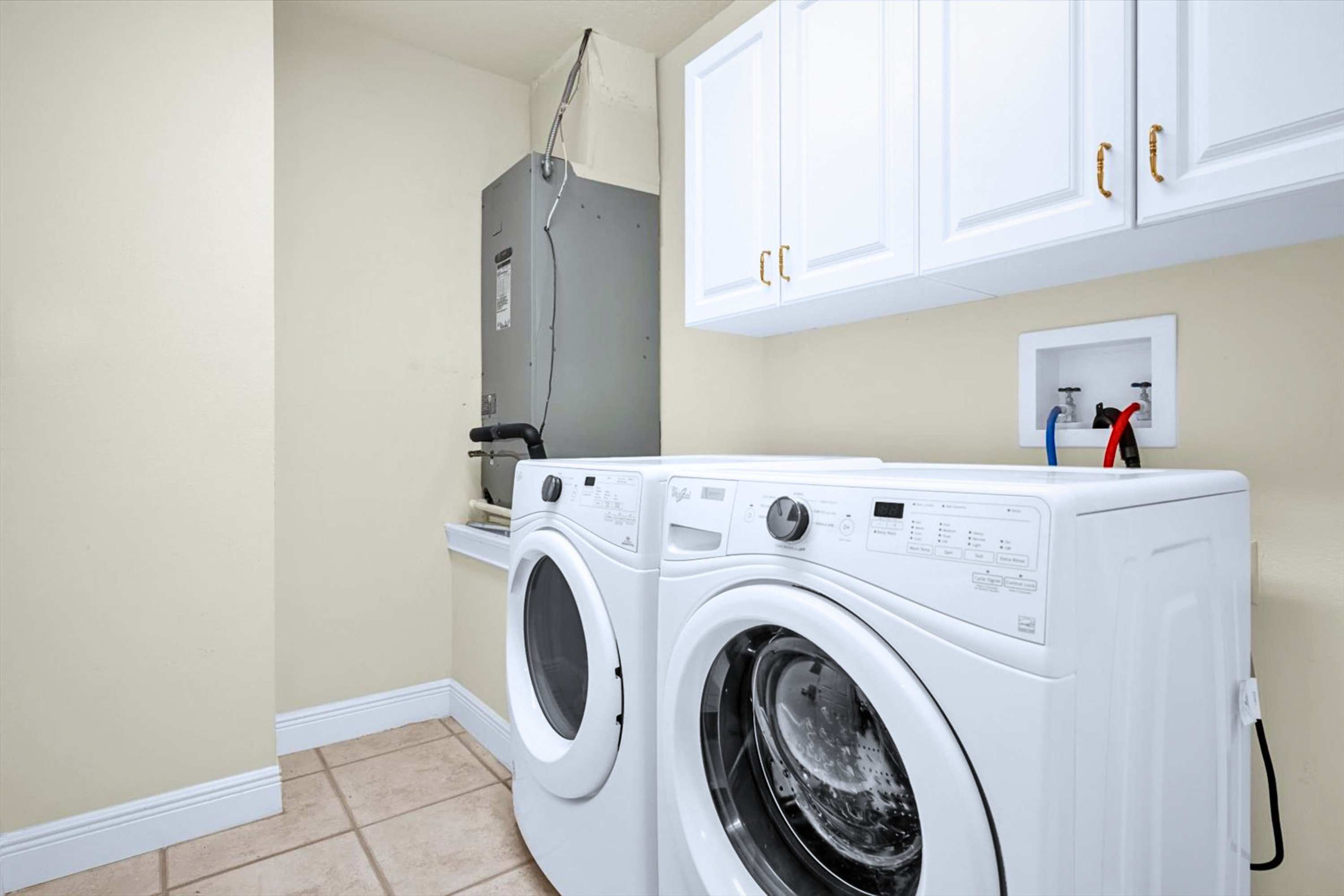 In unit washer and dryer, ideal for longer stays