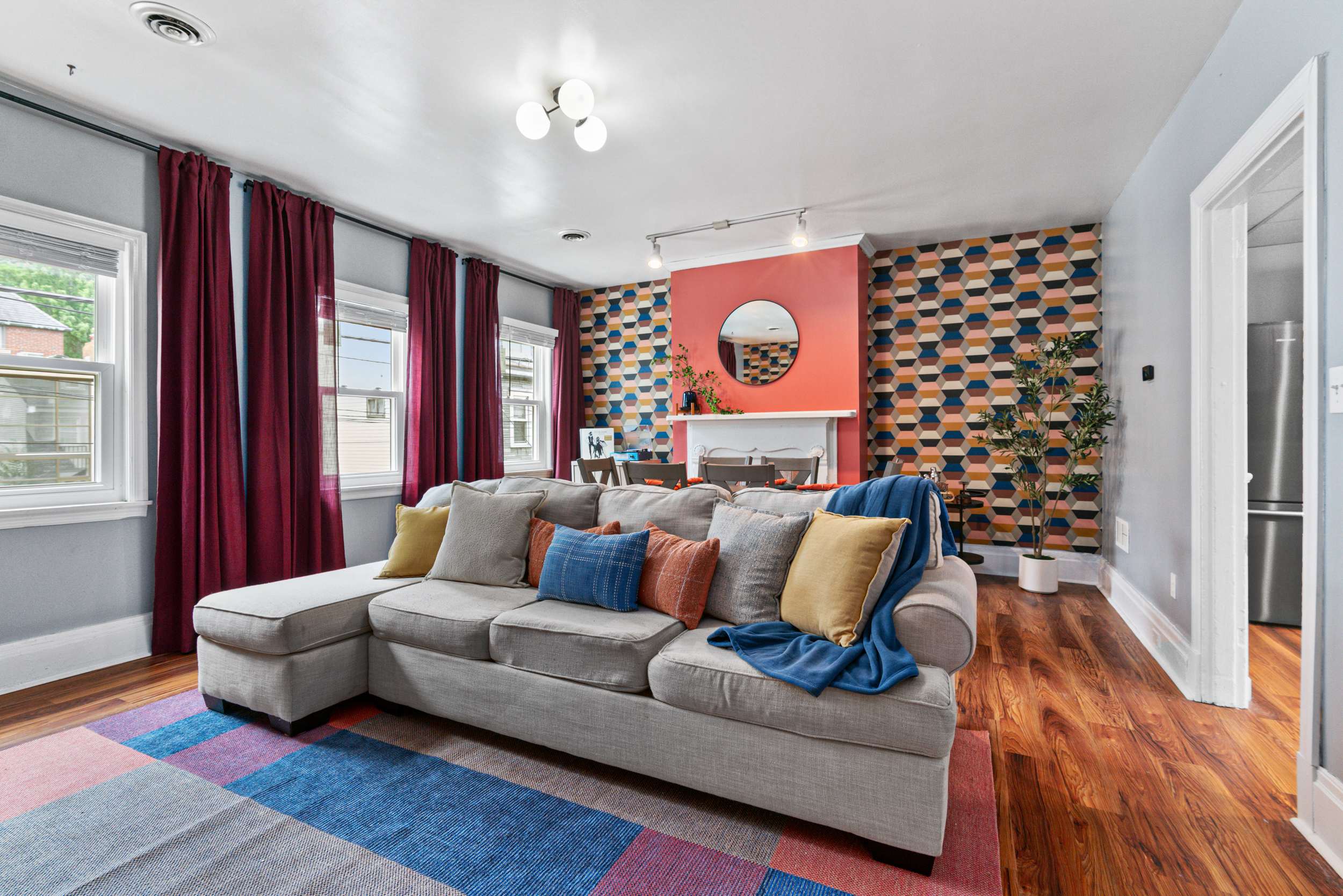 2 bedrooms, 1 bath