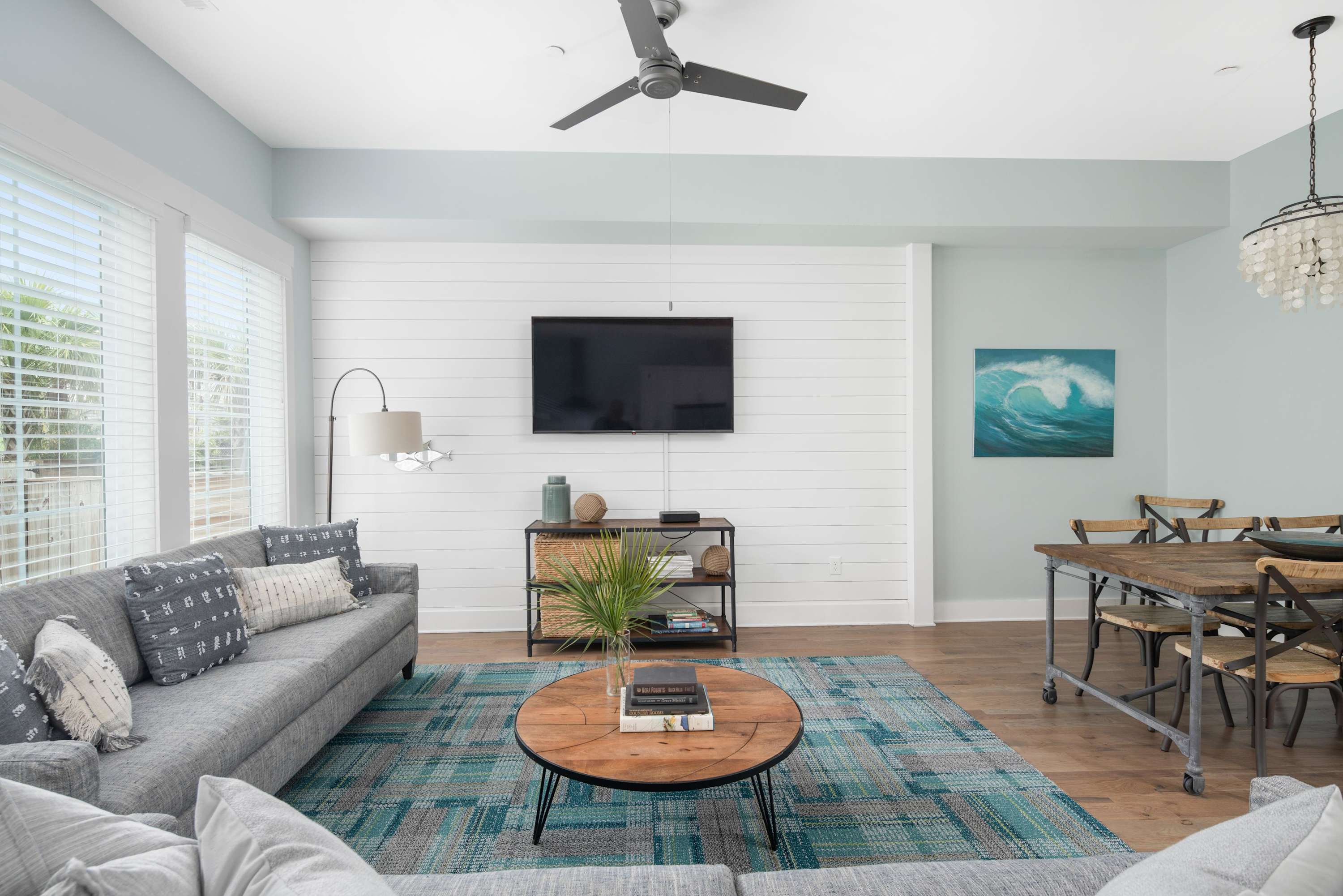 Walk Everywhere! 12br Retreat, 3 Pools, Sleeps 24 - Folly Beach, SC