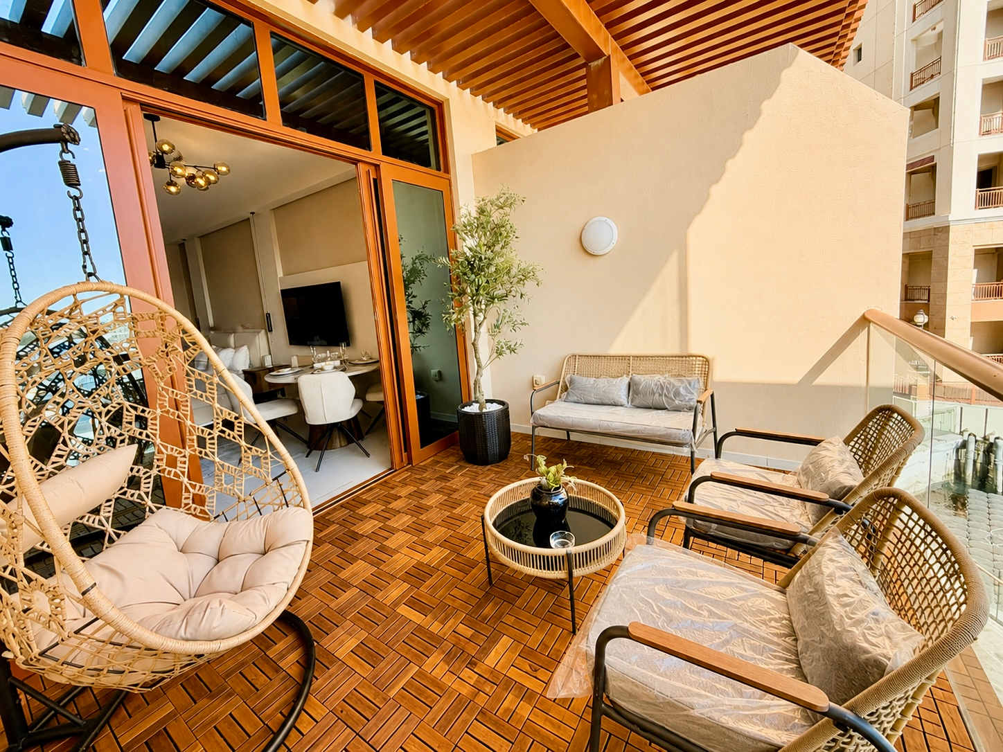 Newly Furnished Beachfront Studio in Dubai Perfect for Families - Image 4