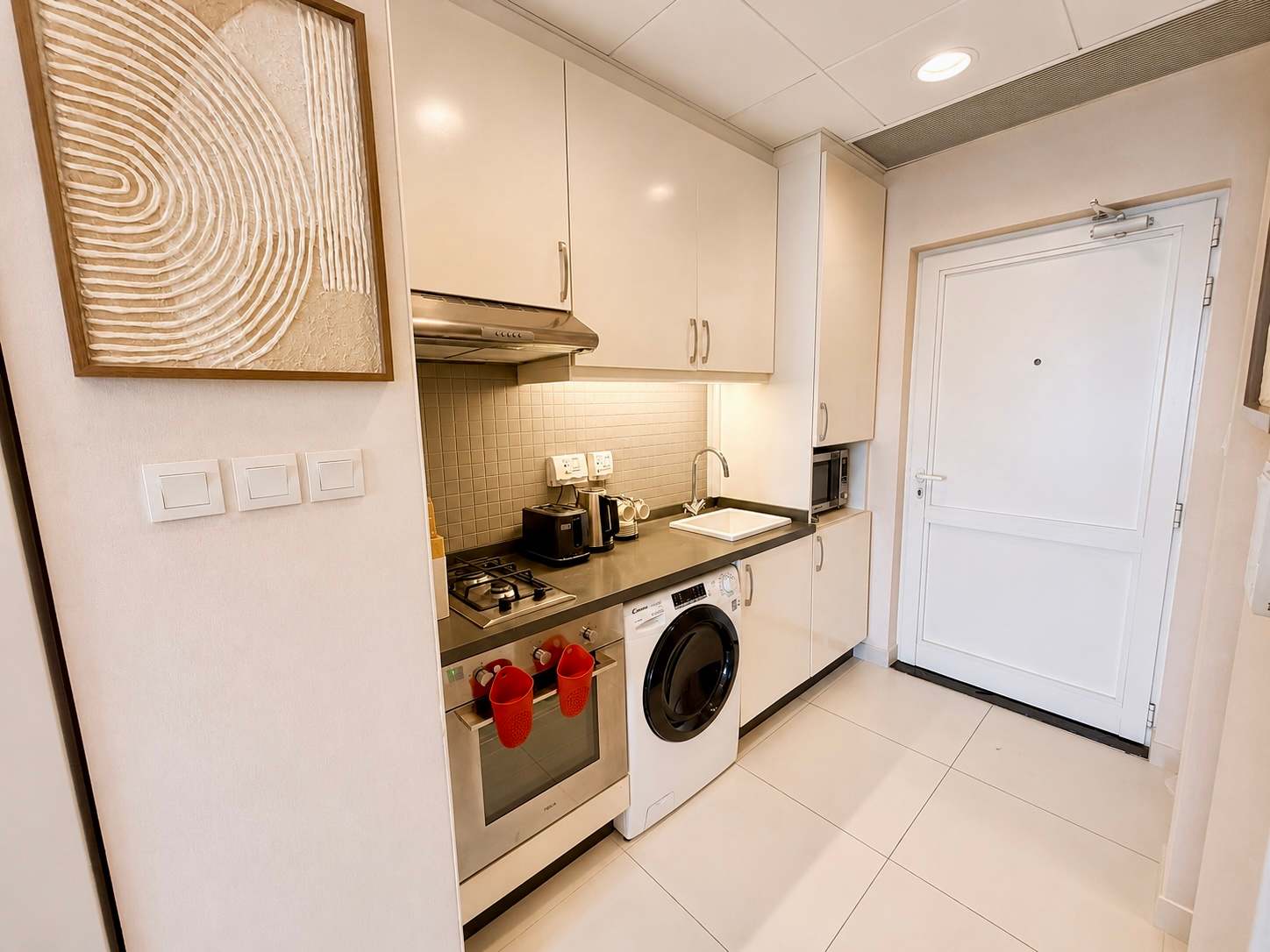 Newly Furnished Beachfront Studio in Dubai Perfect for Families - Image 14