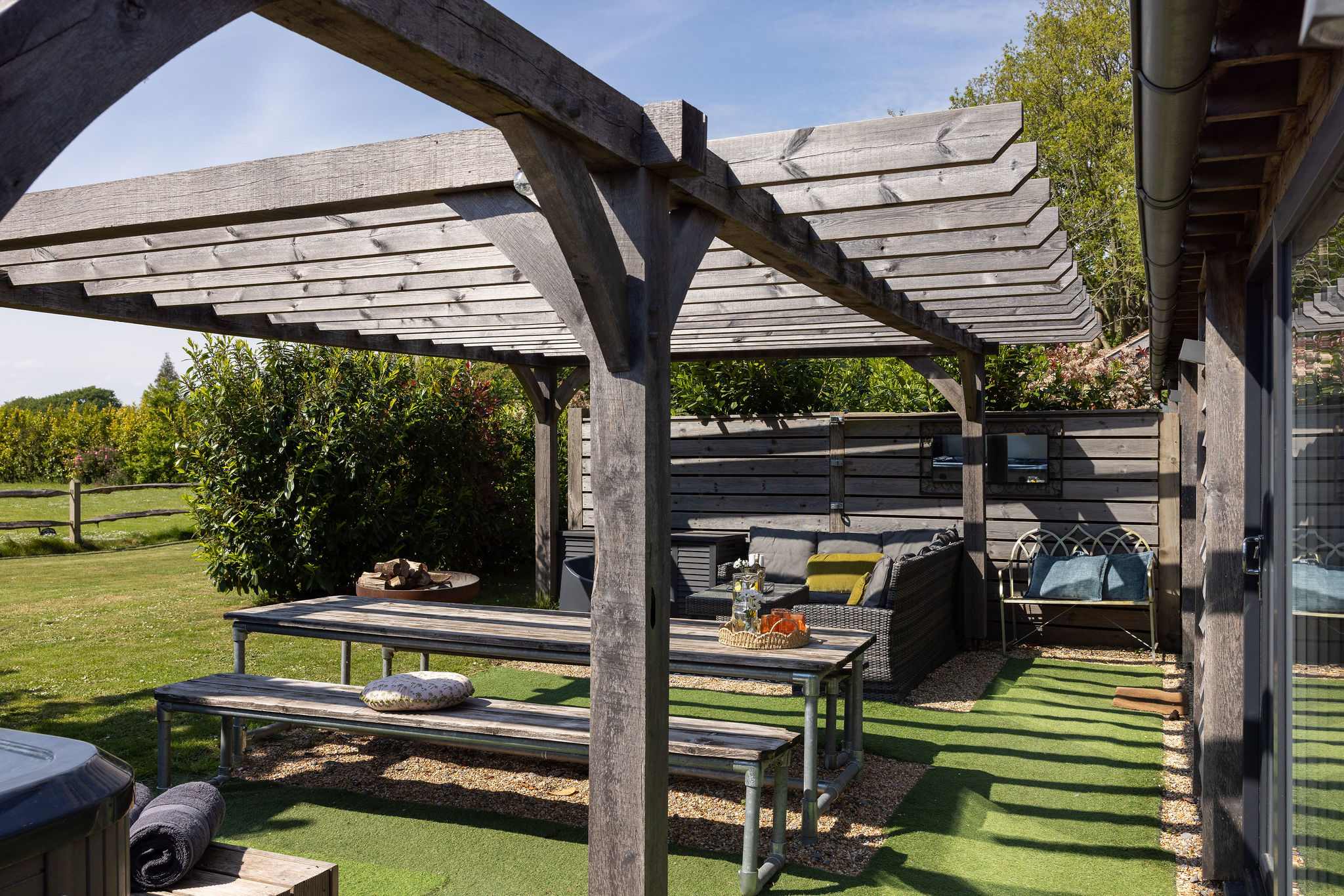 Dine al fresco with family and friends in your own private, sun-drenched countryside courtyard.