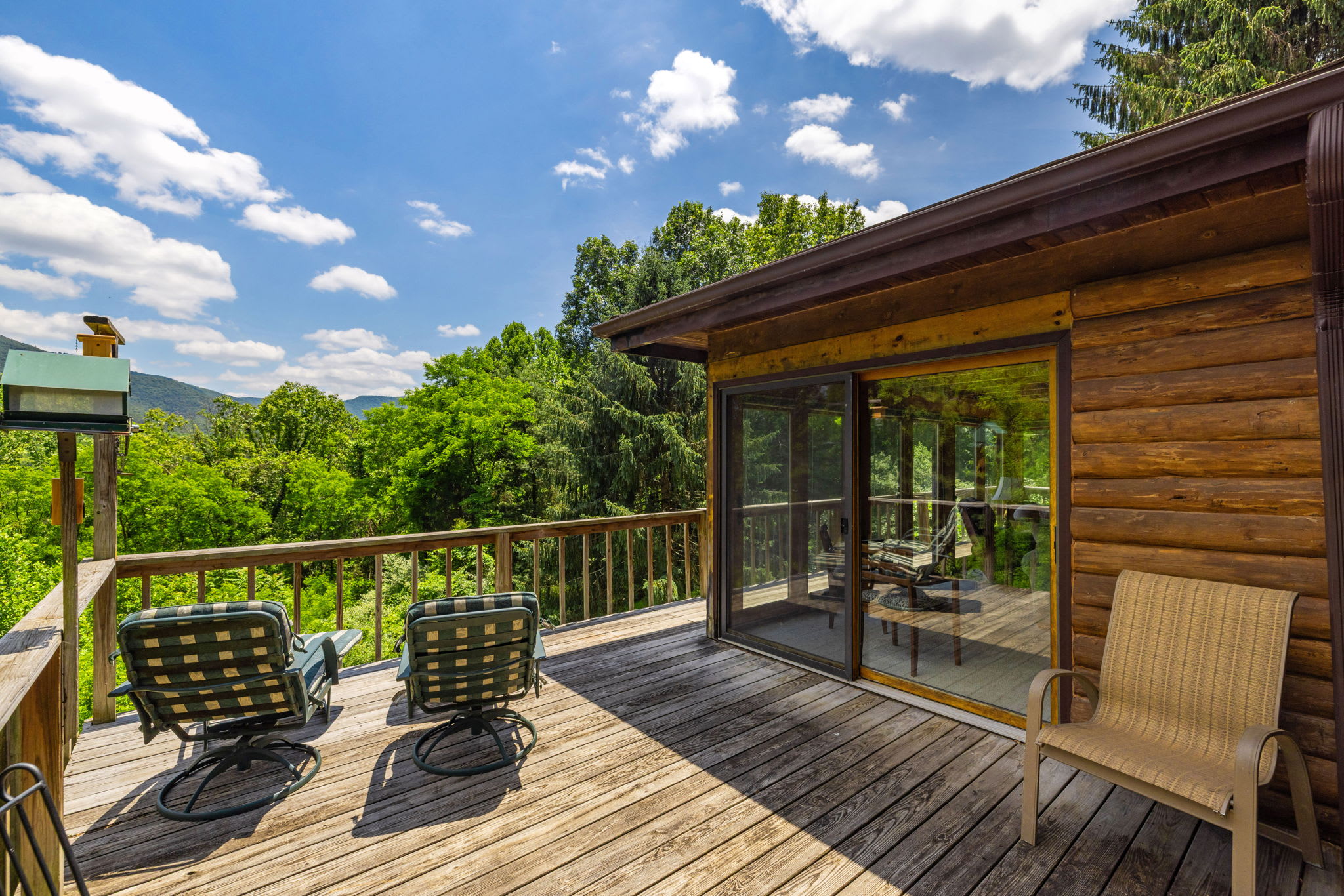 Hot Tub, Private Trails, Waterfall & Outdoor Fun
