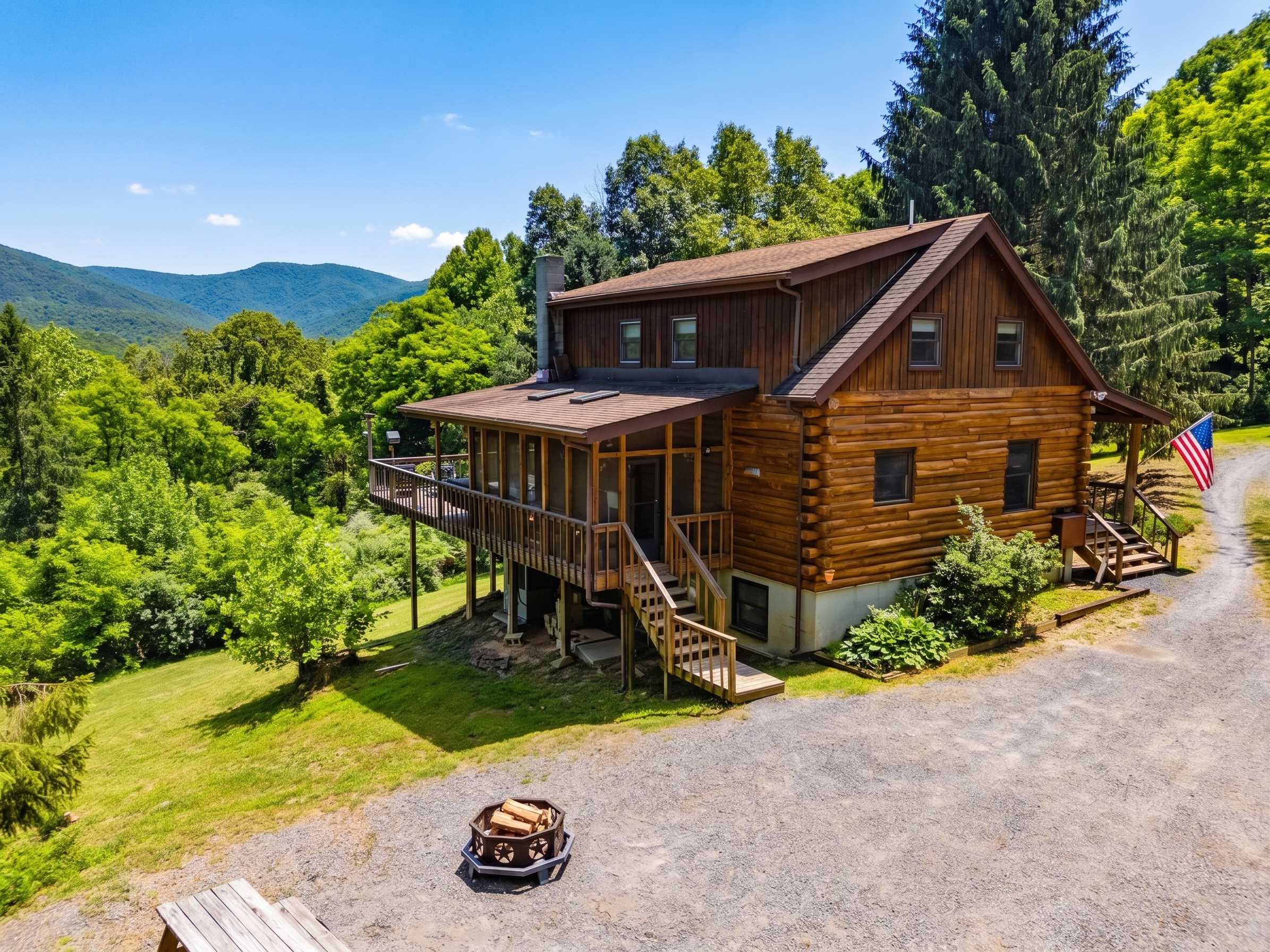 Hot Tub, Private Trails, Waterfall & Outdoor Fun