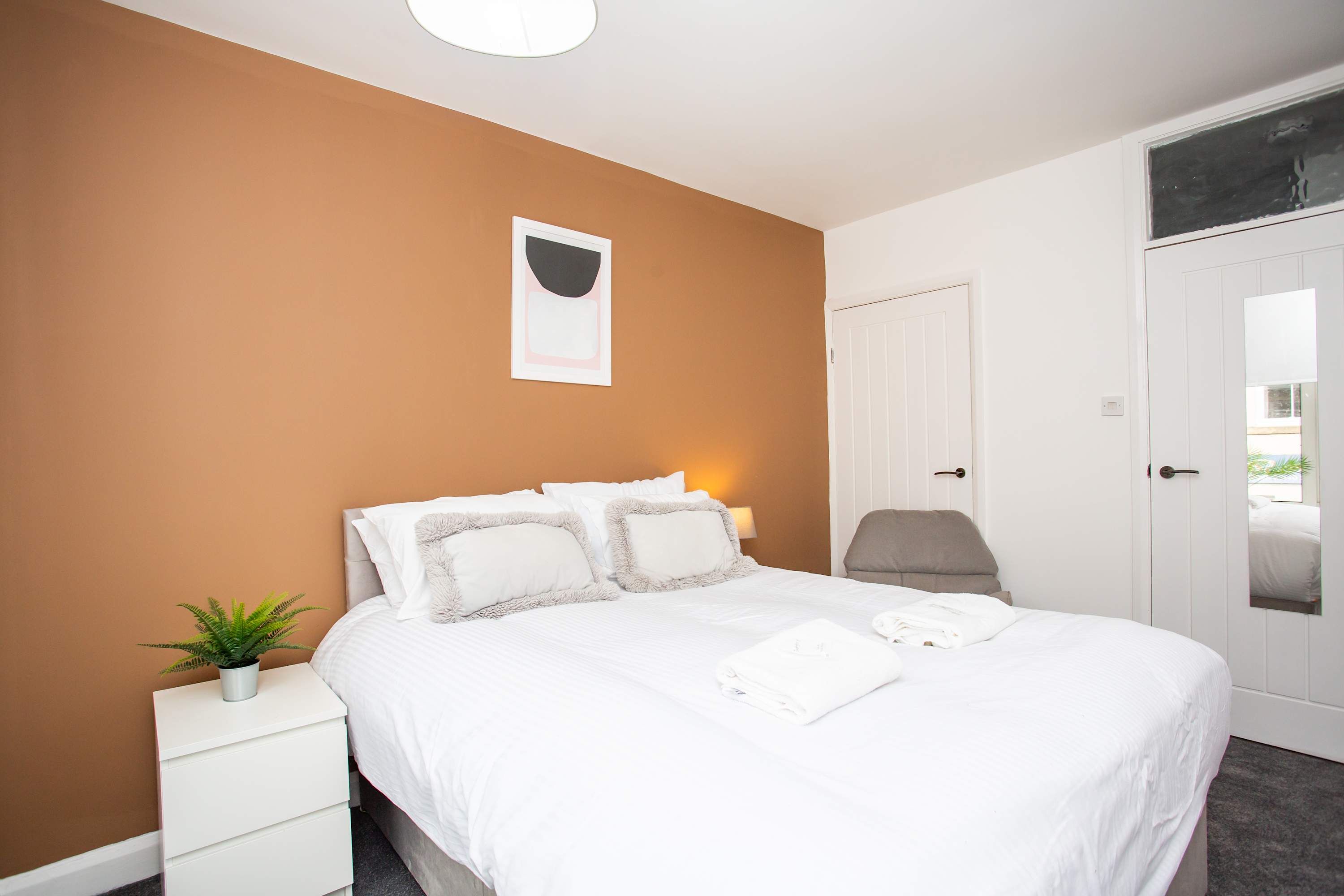 Vacant Nests Spacious Apartment Front Street in Westgate 14 NE49 9AQ - Property image 4 - VivreStays