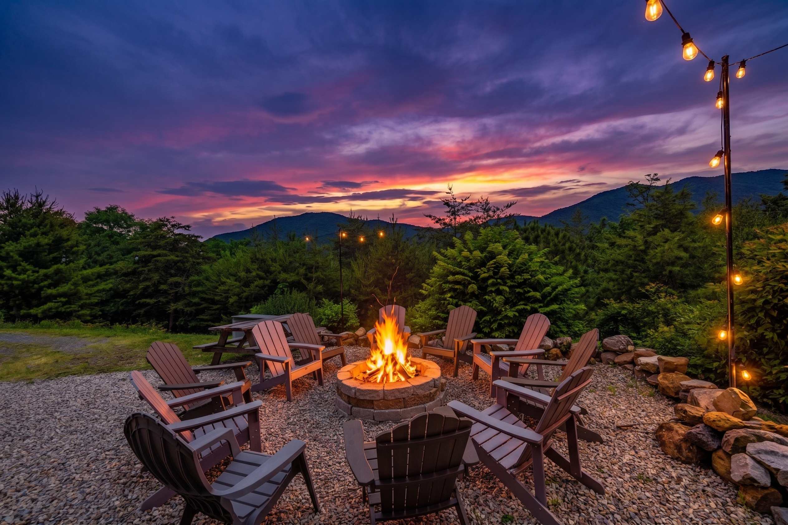 Secluded Retreat Endless Mtn Views, Rushing Stream