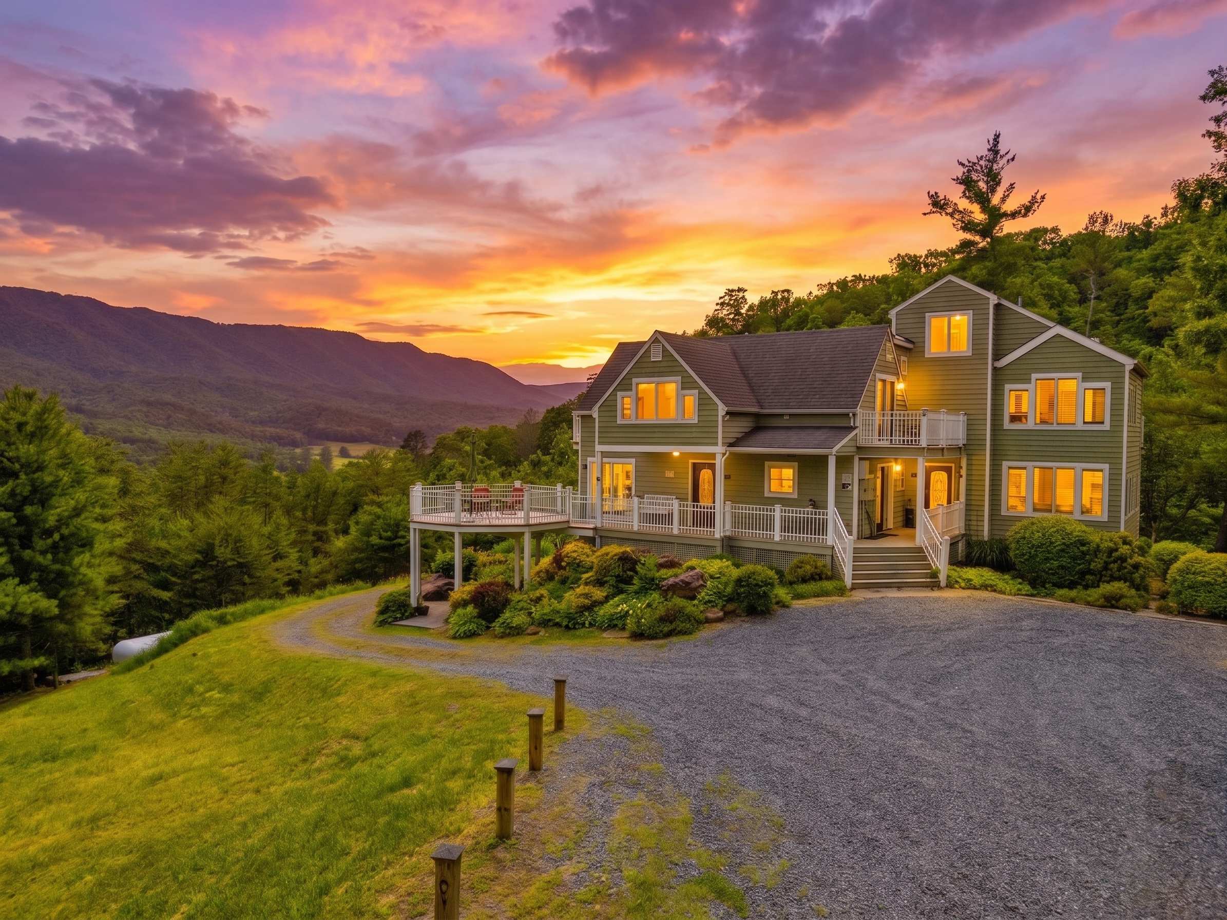 Secluded Retreat Endless Mtn Views, Rushing Stream