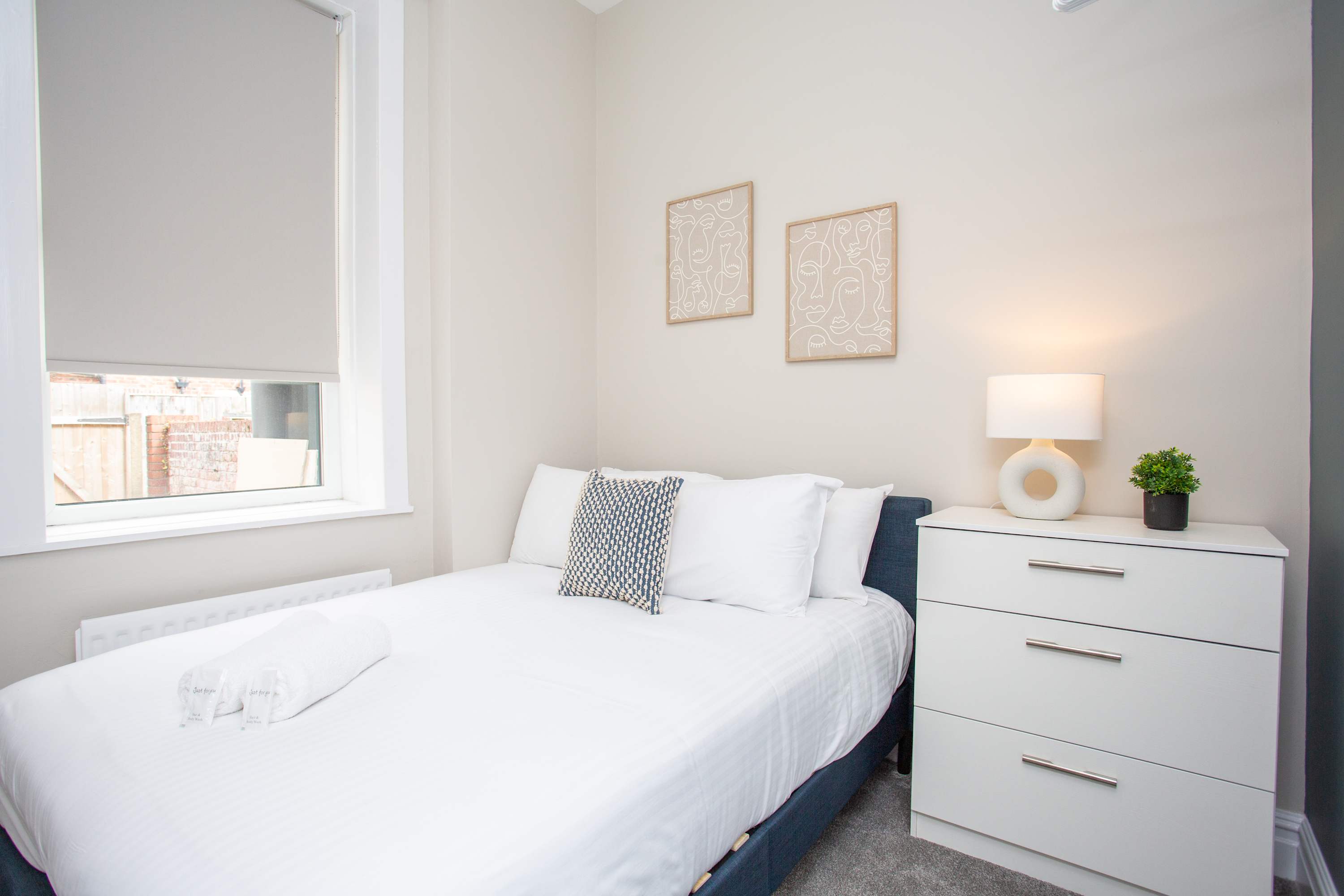 Vacant Nests Cozy Central apartment Free Wi-Fi in Eighth Avenue 7 NE6 - Property image 31 - VivreStays