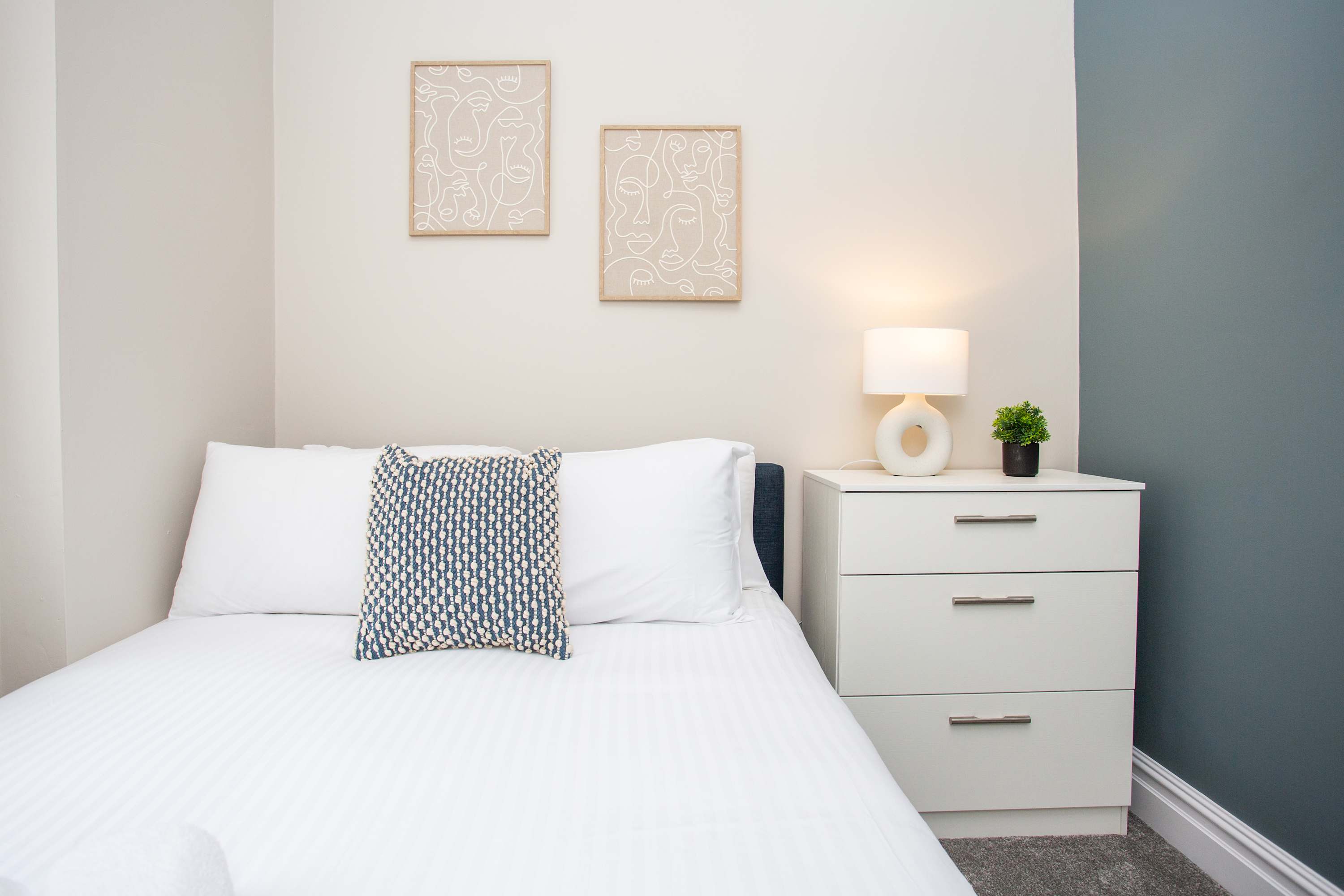 Vacant Nests Cozy Central apartment Free Wi-Fi in Eighth Avenue 7 NE6 - Property image 34 - VivreStays