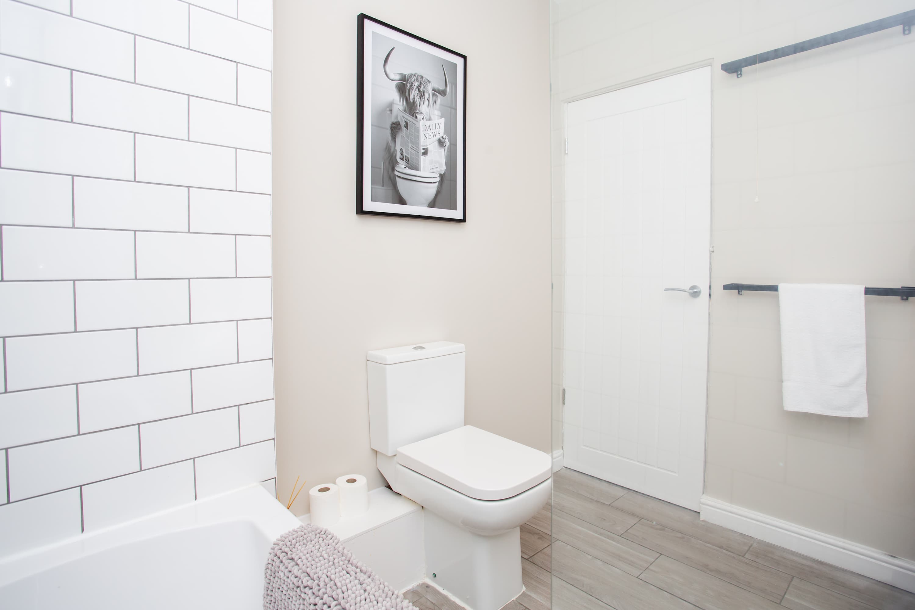Vacant Nests Cozy Central apartment Free Wi-Fi in Eighth Avenue 7 NE6 - Property image 28 - VivreStays