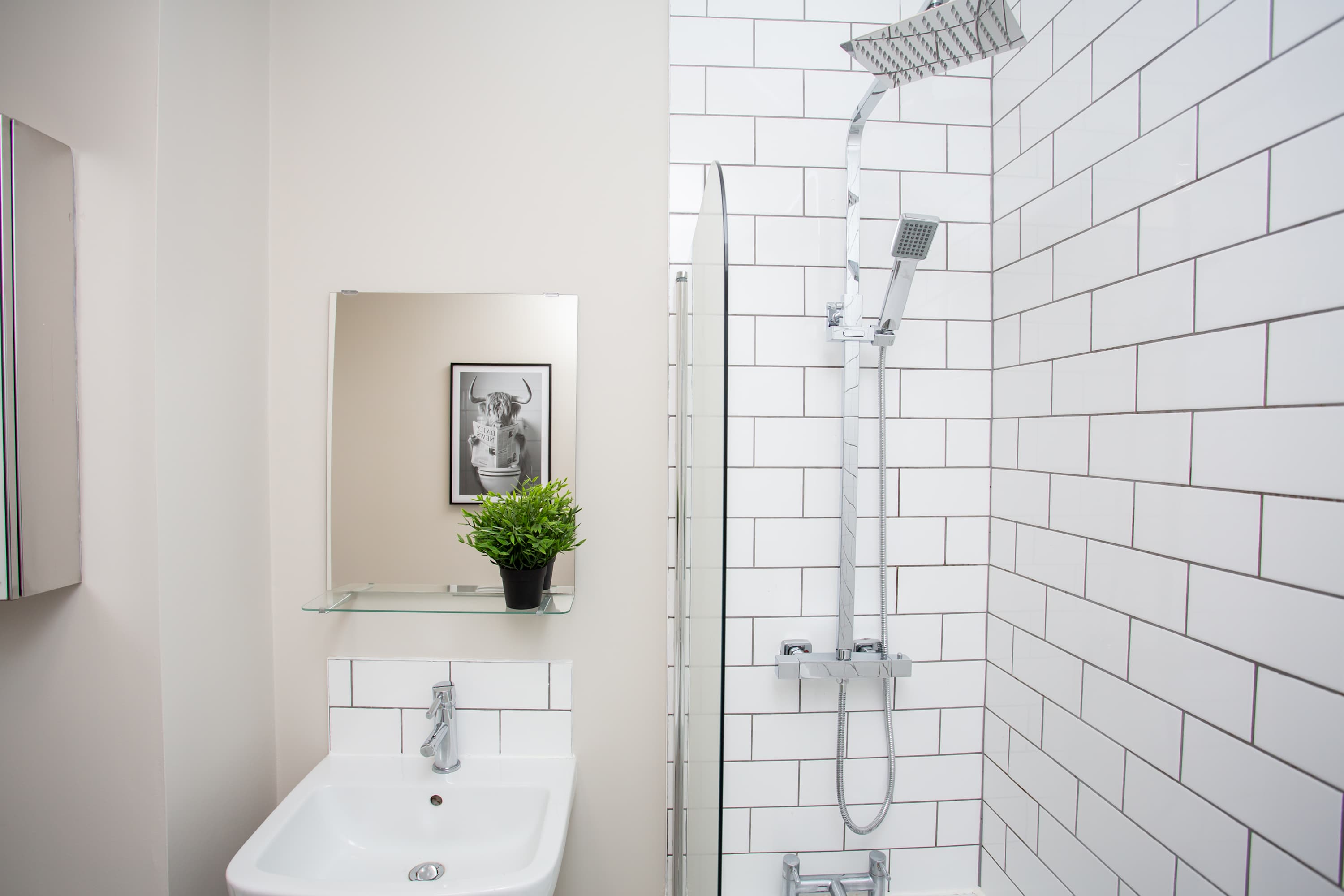 Vacant Nests Cozy Central apartment Free Wi-Fi in Eighth Avenue 7 NE6 - Property image 30 - VivreStays