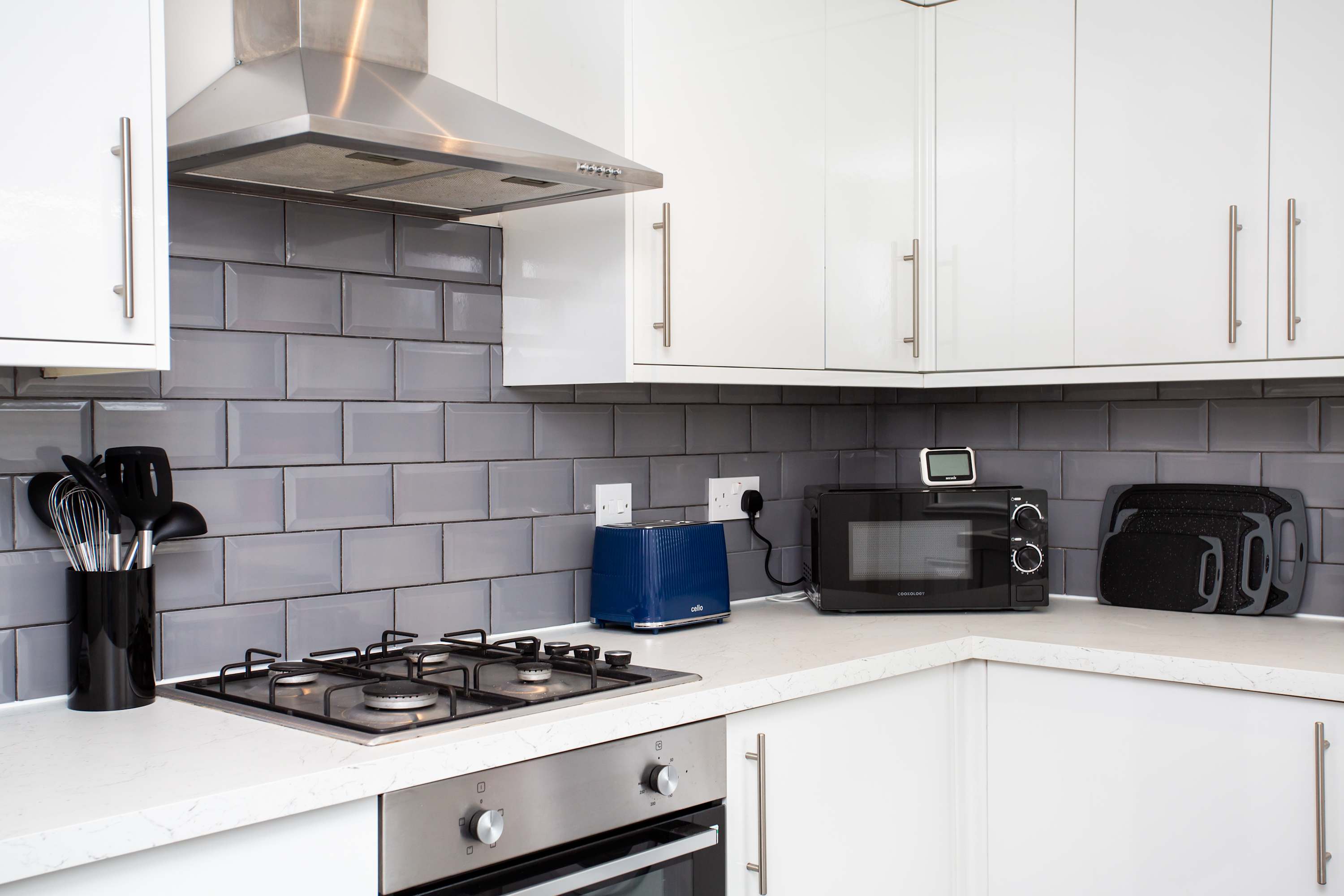 Vacant Nests Cozy Central apartment Free Wi-Fi in Eighth Avenue 7 NE6 - Property image 13 - VivreStays