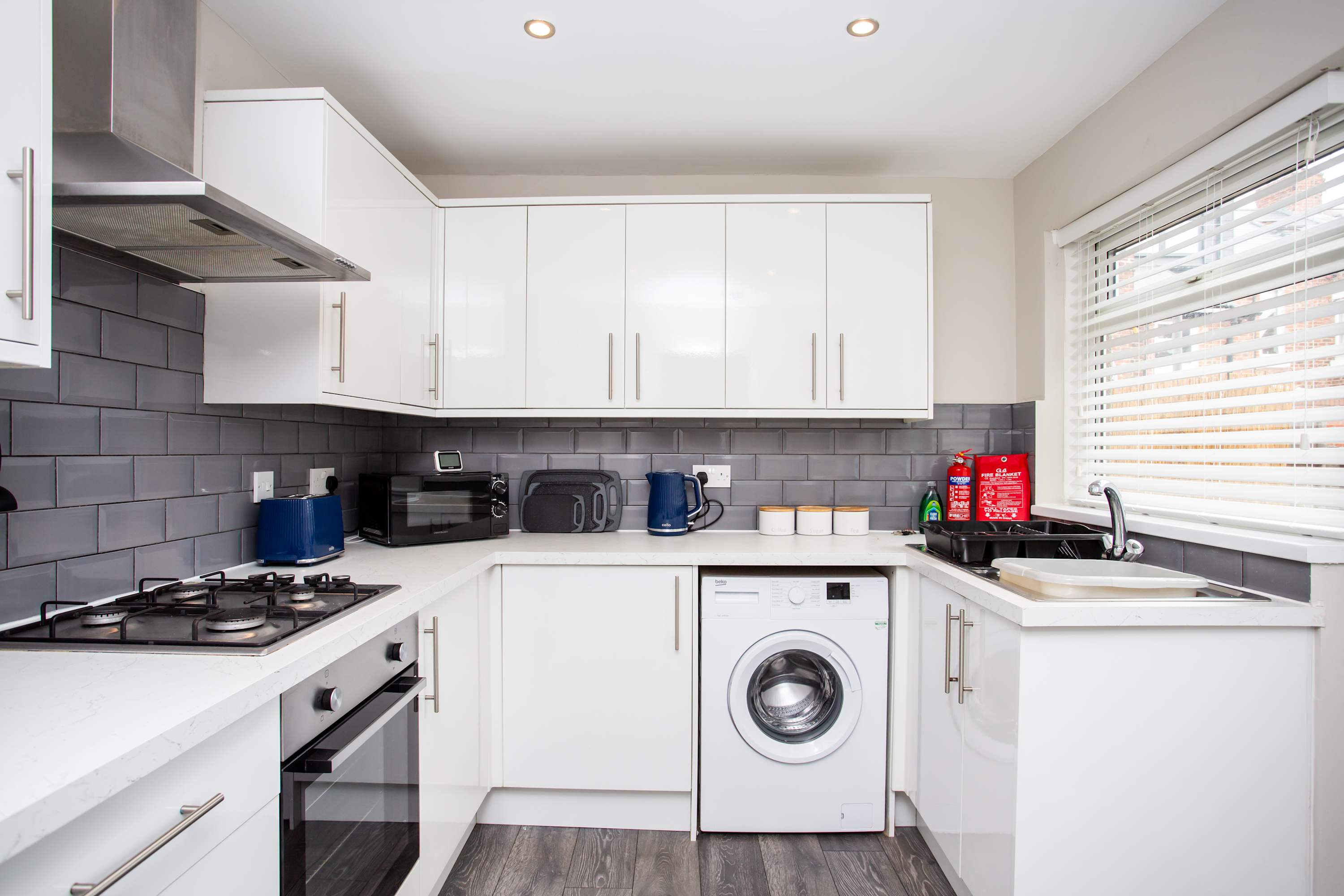 Vacant Nests Cozy Central apartment Free Wi-Fi in Eighth Avenue 7 NE6 - Property image 2 - VivreStays