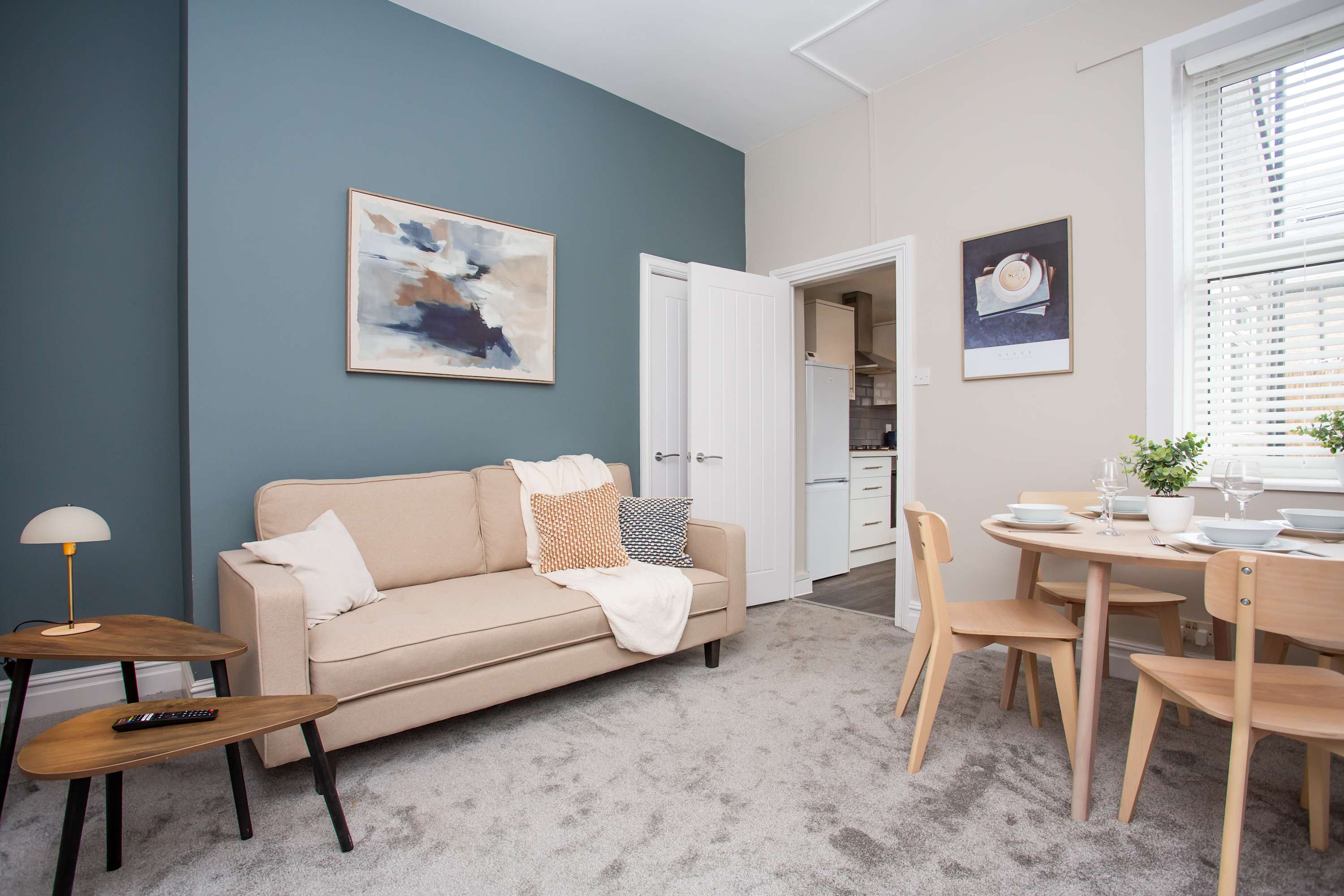 Vacant Nests Cozy Central apartment Free Wi-Fi in Eighth Avenue 7 NE6 - Property image 8 - VivreStays