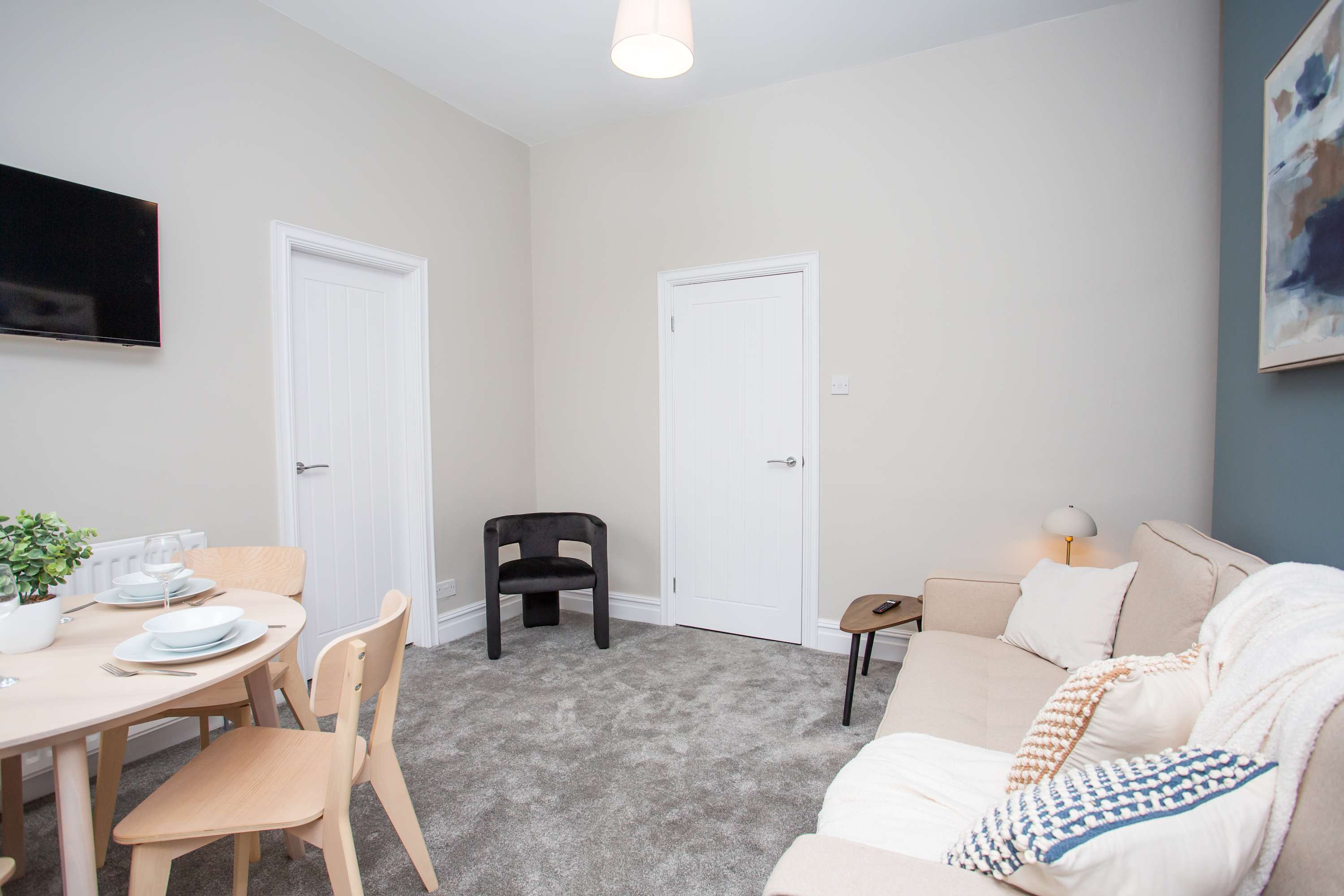 Vacant Nests Cozy Central apartment Free Wi-Fi in Eighth Avenue 7 NE6 - Property image 11 - VivreStays