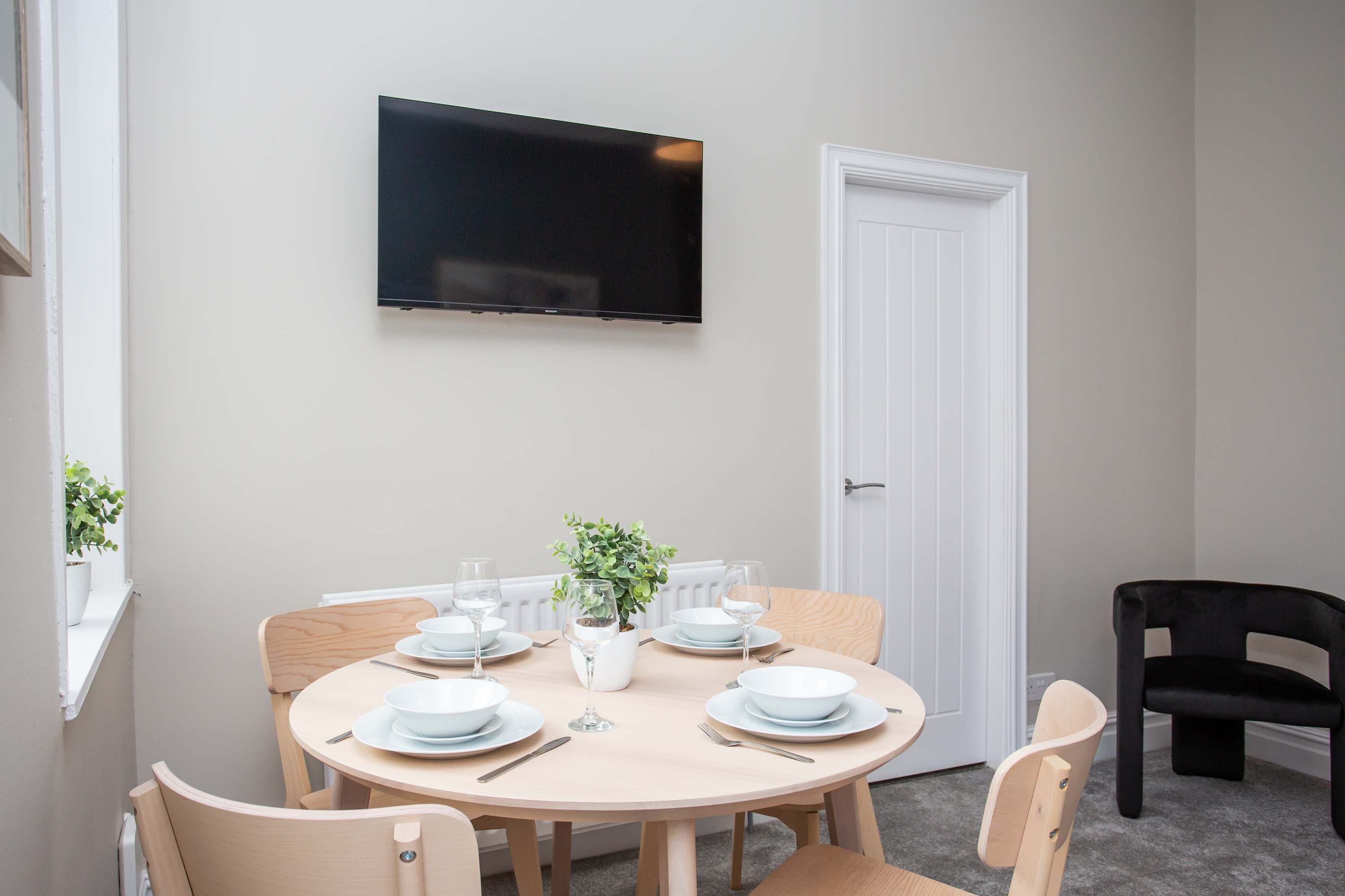 Vacant Nests Cozy Central apartment Free Wi-Fi in Eighth Avenue 7 NE6 - Property image 7 - VivreStays