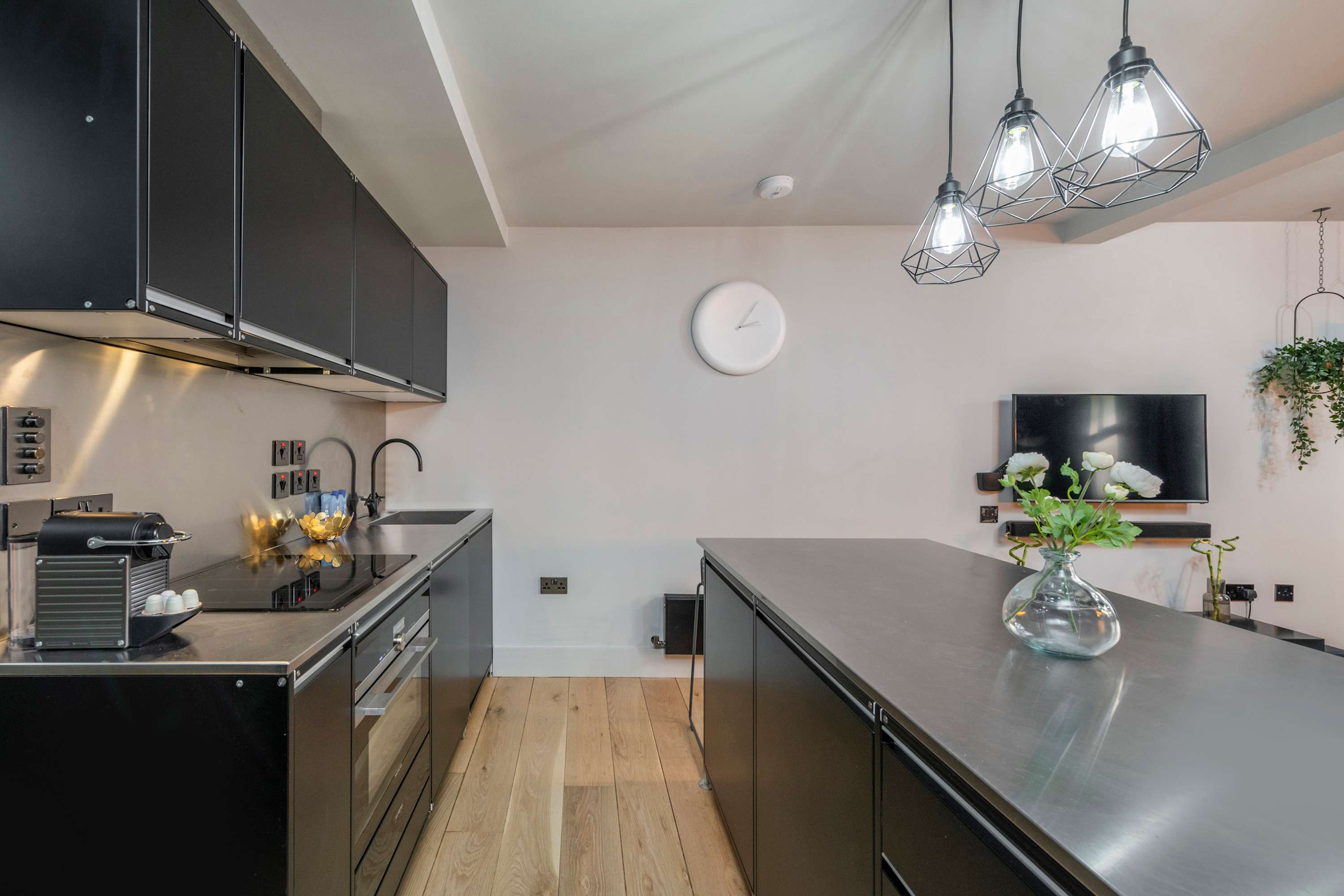 1-Bed by Seven Dials · Covent Garden · Sleeps 4 in Long Acre, 2 WC2E 9LH - Property image 12 - VivreStays