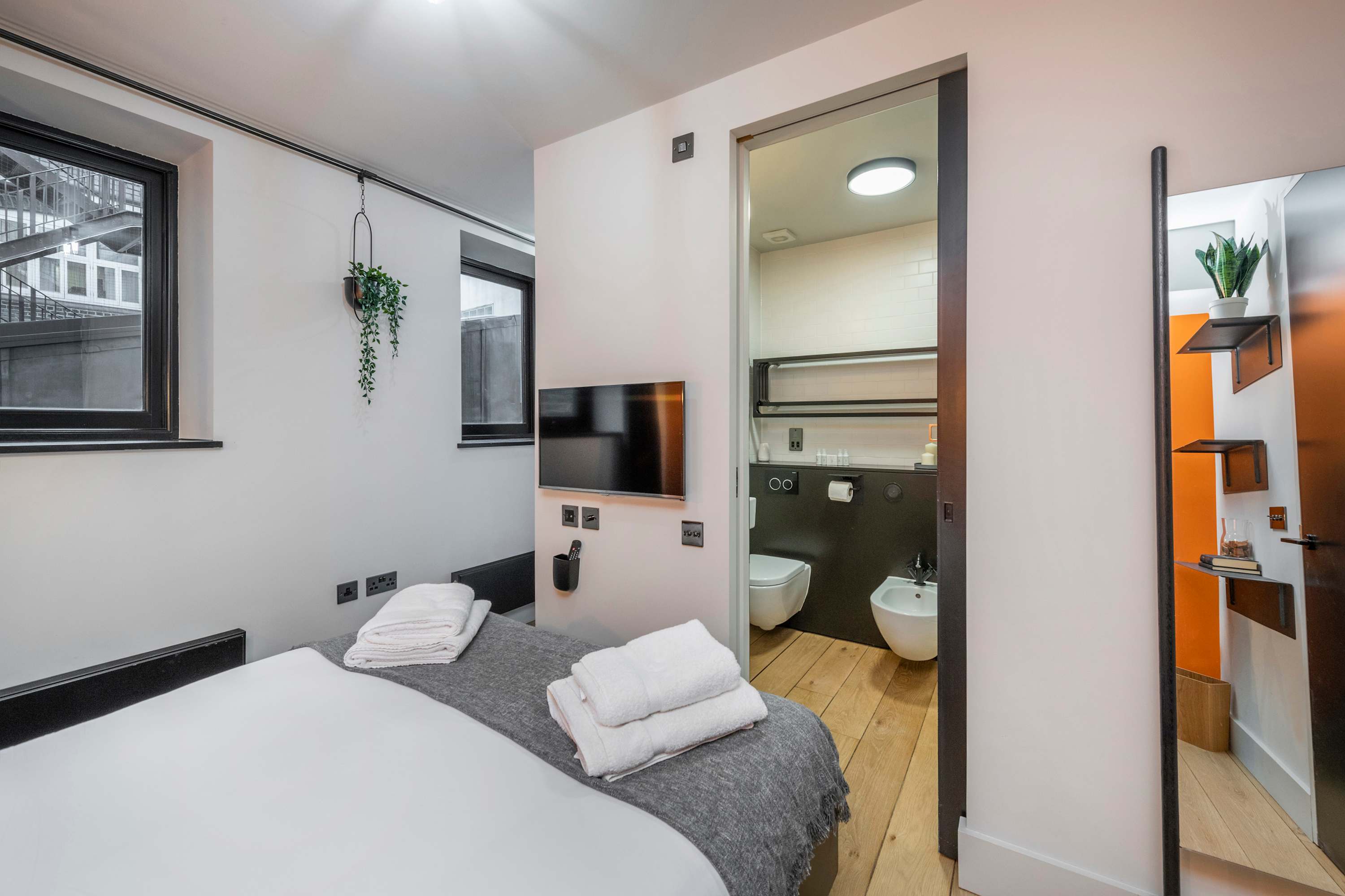 1-Bed by Seven Dials · Covent Garden · Sleeps 4 in Long Acre, 2 WC2E 9LH - Property image 8 - VivreStays