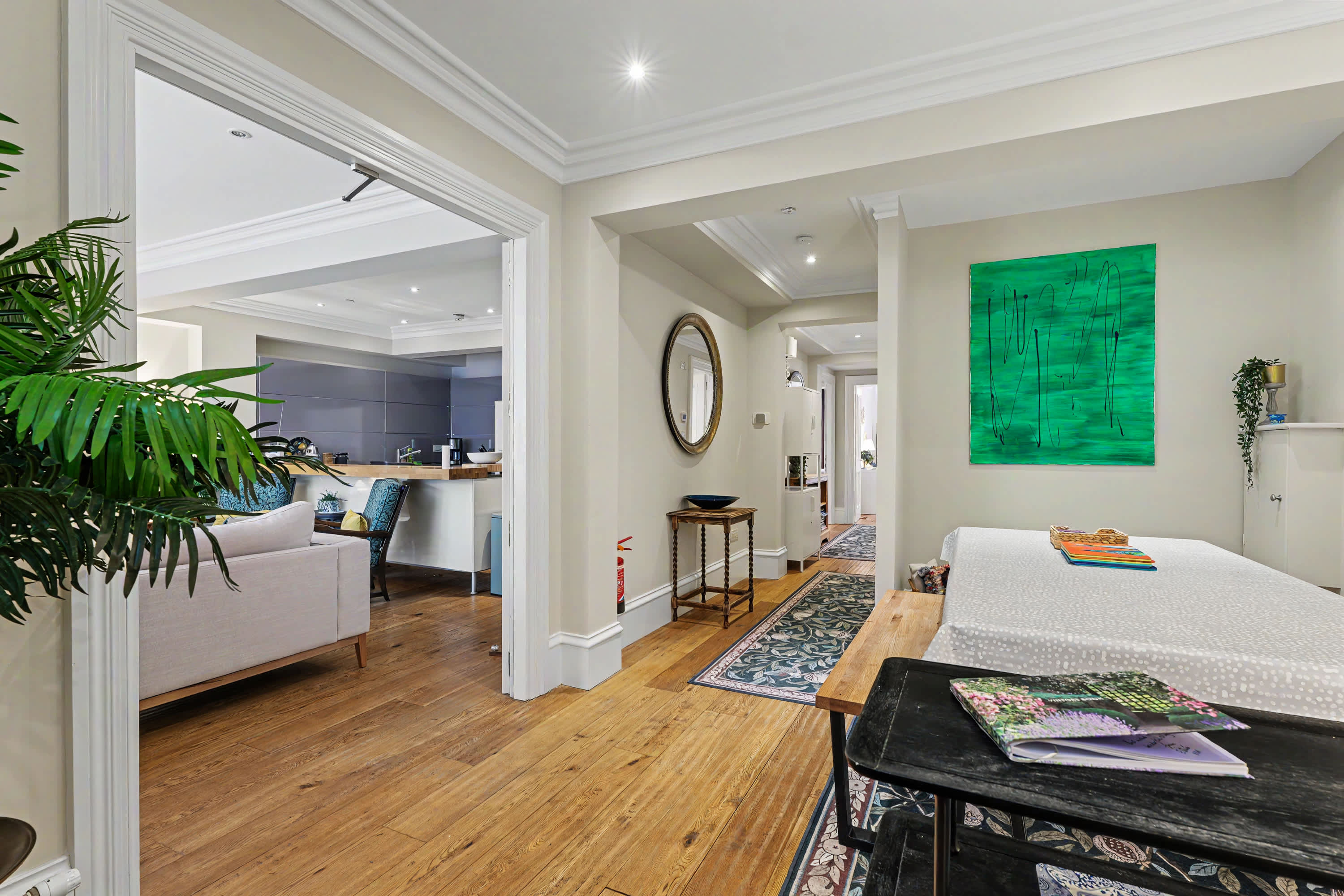 Elegant West End Flat in Glasgow in 5 Bowmont Gardens G12 9LR - Property image 4 - VivreStays