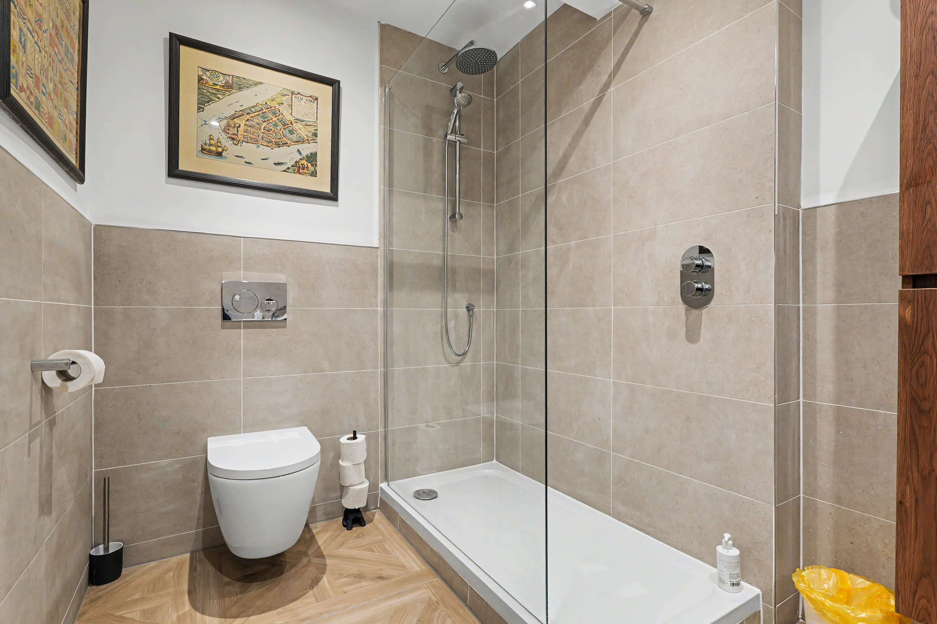 Elegant West End Flat in Glasgow in 5 Bowmont Gardens G12 9LR - Property image 13 - VivreStays