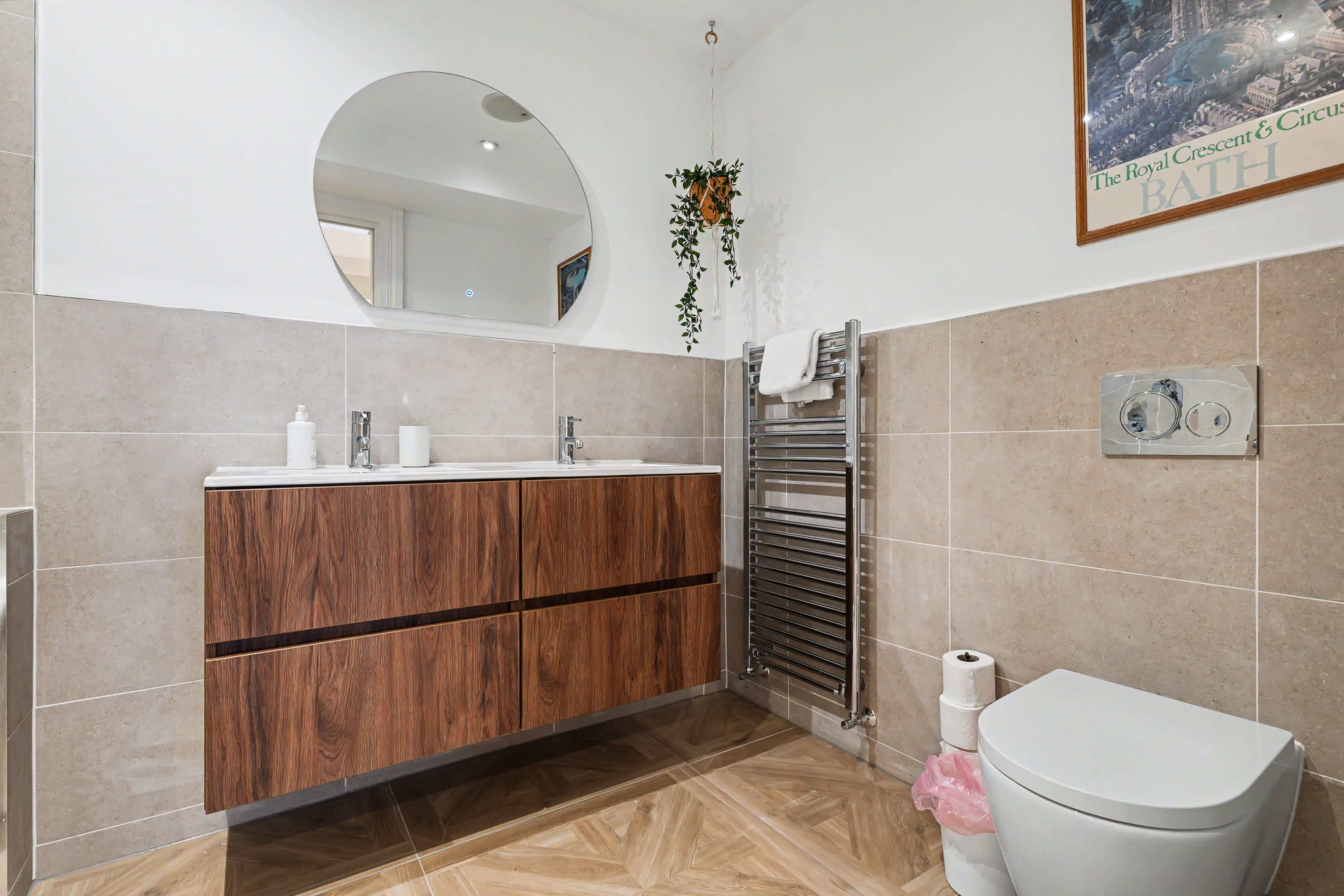 Elegant West End Flat in Glasgow in 5 Bowmont Gardens G12 9LR - Property image 15 - VivreStays