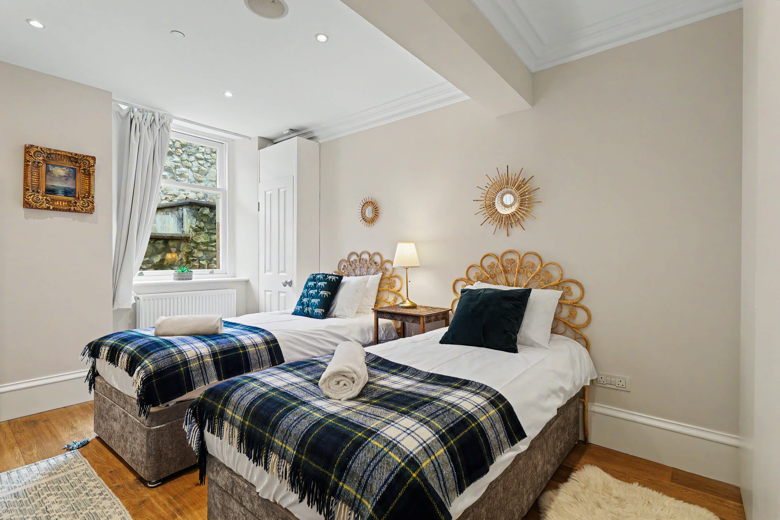 Elegant West End Flat in Glasgow in 5 Bowmont Gardens G12 9LR - Property image 19 - VivreStays