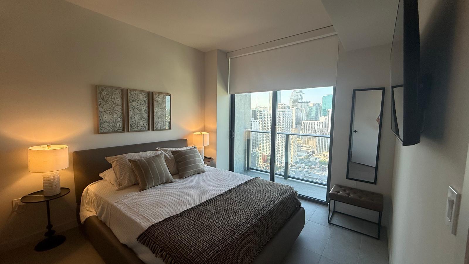 Walk to FIFA Fan Fest - 1BR plus Den - Rooftop Pool