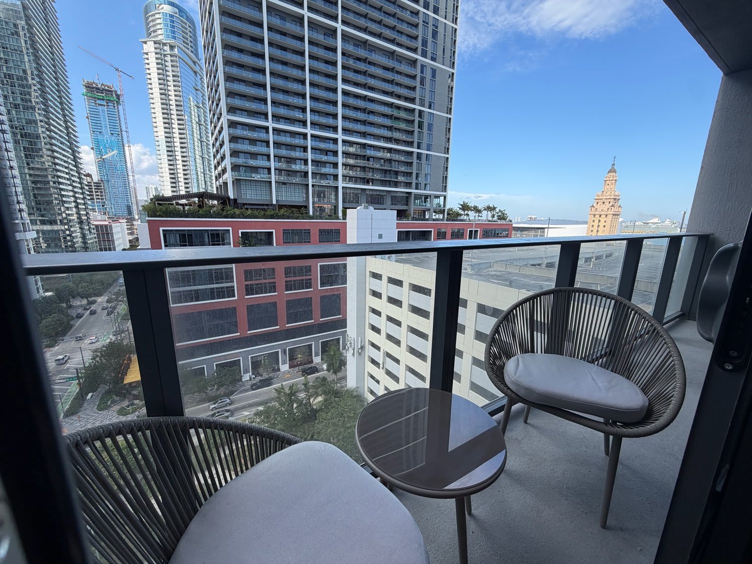 FIFA Fan Fest Walk - Sleek 1BR plus Den - RoofPool