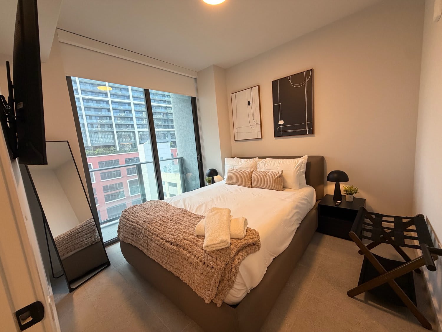 FIFA Fan Fest Walk - Sleek 1BR plus Den - RoofPool