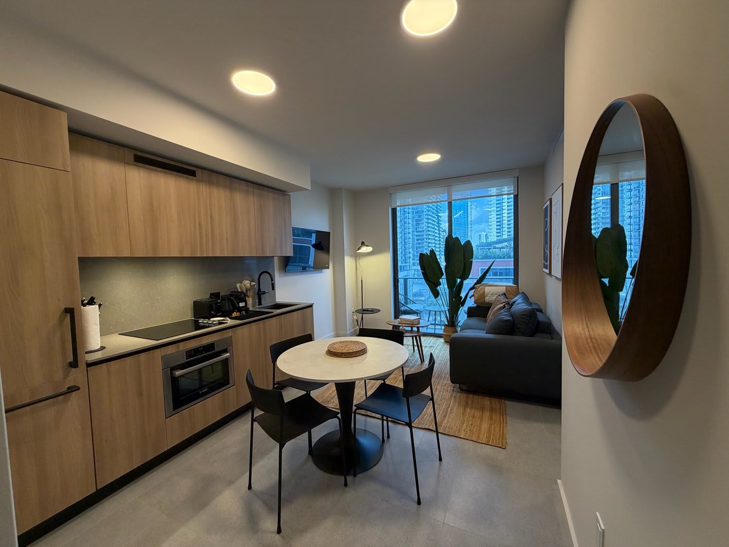 FIFA Fan Fest Walk - Sleek 1BR plus Den - RoofPool