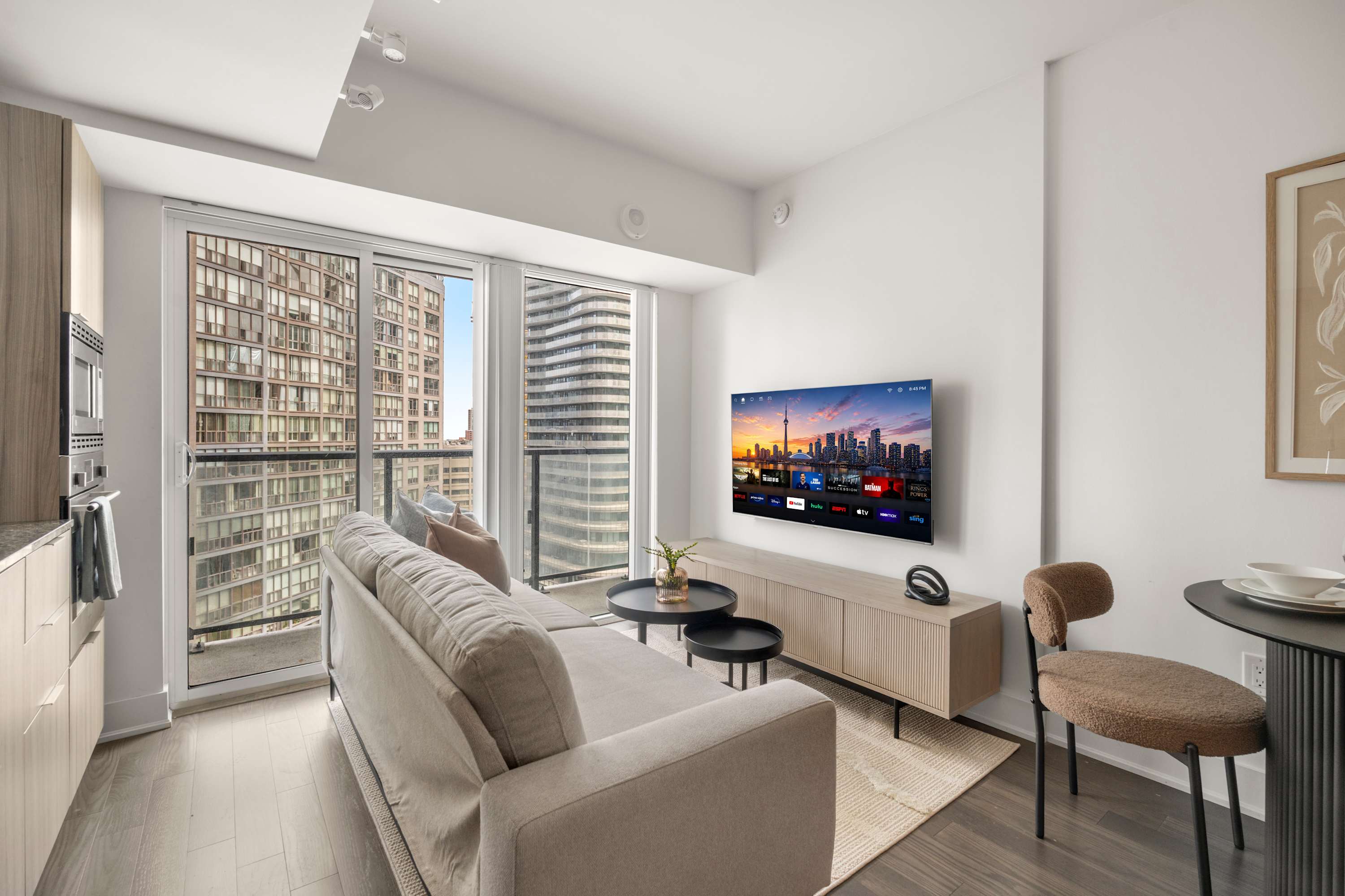 Balcony Suite Near Universities & Eaton Centre