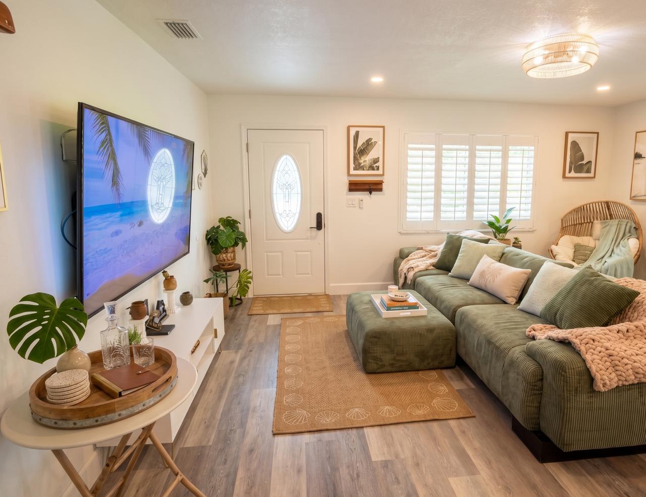 St Pete Retreat | Game Room, Putting Green, Outdoor Bar & Sleeps 8