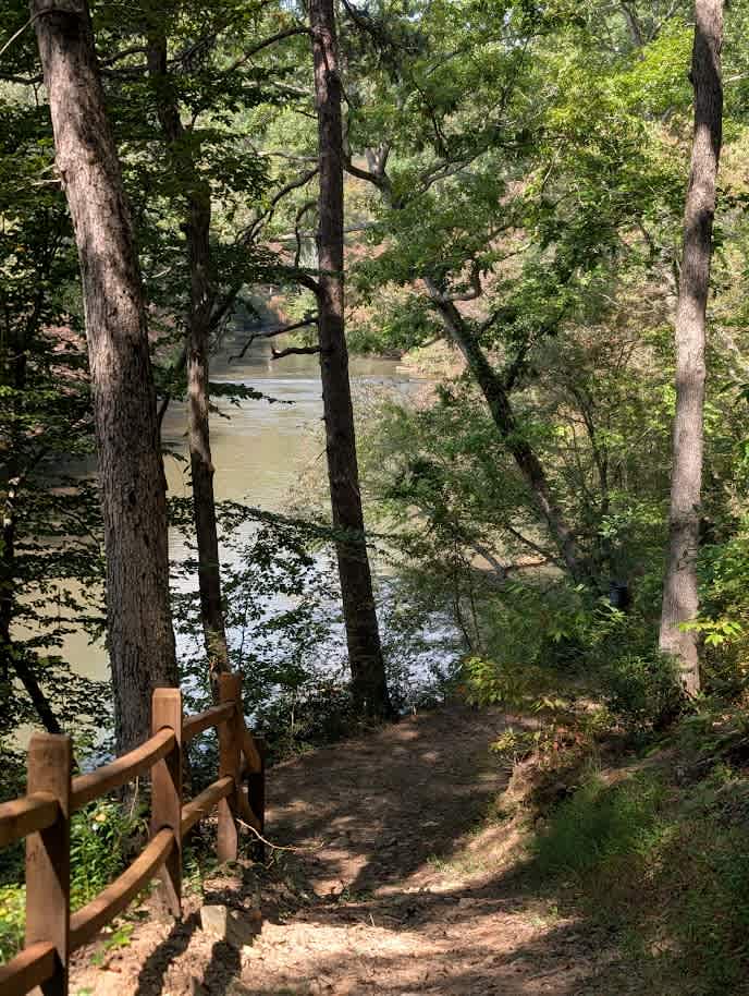 RIVER BEND LODGE- SOQUE RIVERFRONT LOG CABIN