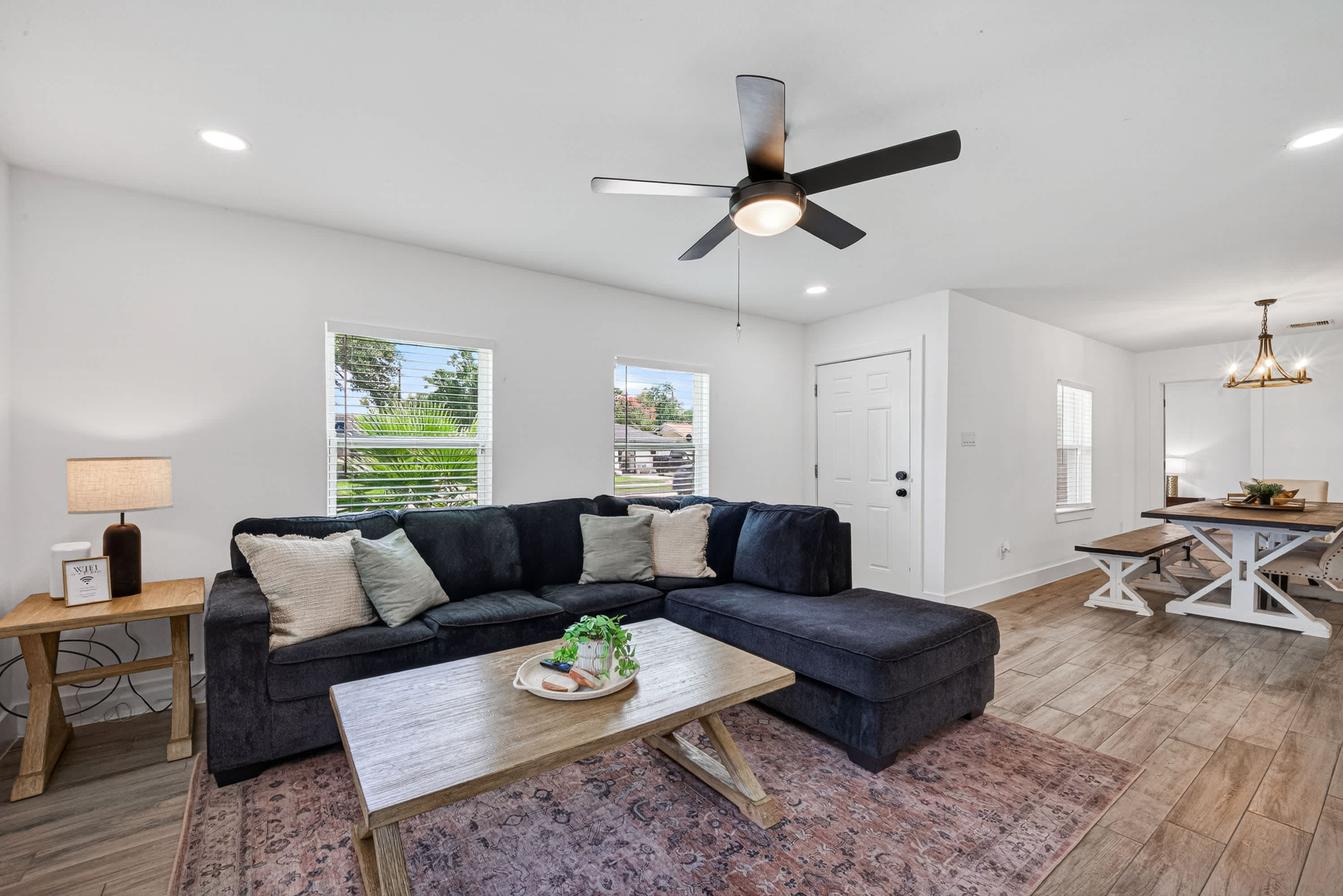 Spacious & Modern 4 Bedroom Family Home