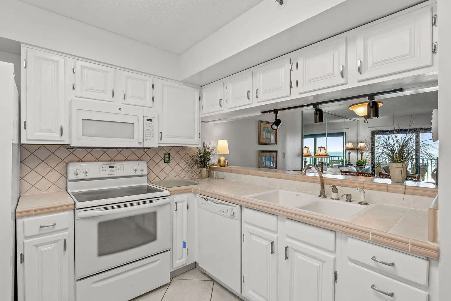 Emerald Towers 0405 Beachfront 2 bedroom condo with Gulf views private balcony and direct beach access | Photo 4
