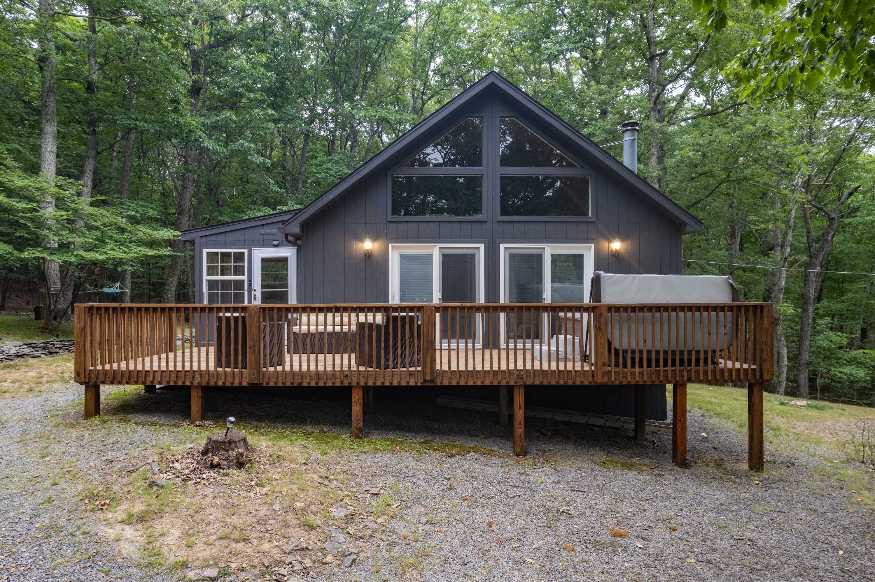 Cozy Cabin w/ Hot Tub, Fire Pit & Loft Getaway