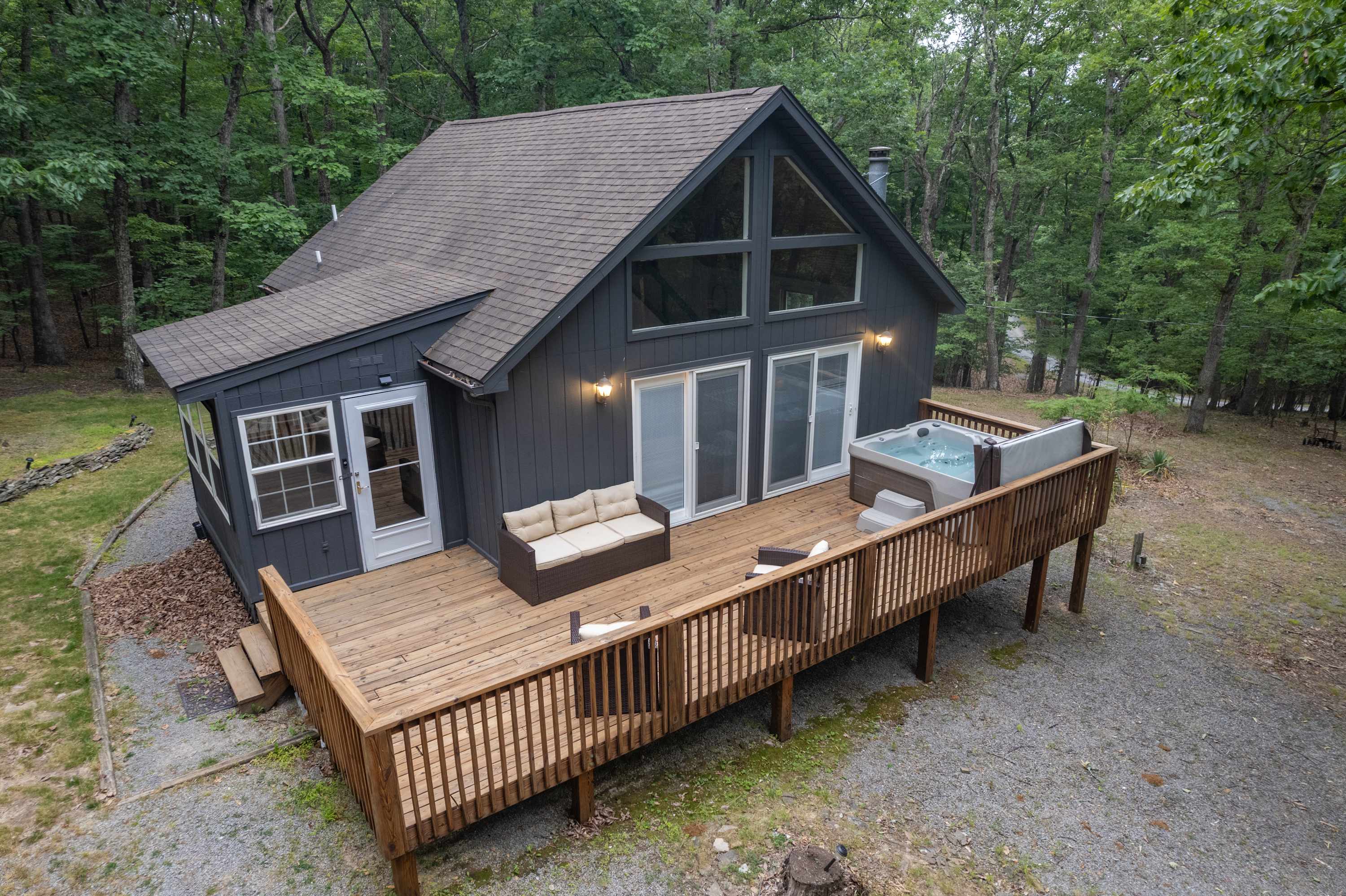 Cozy Cabin w/ Hot Tub, Fire Pit & Loft Getaway