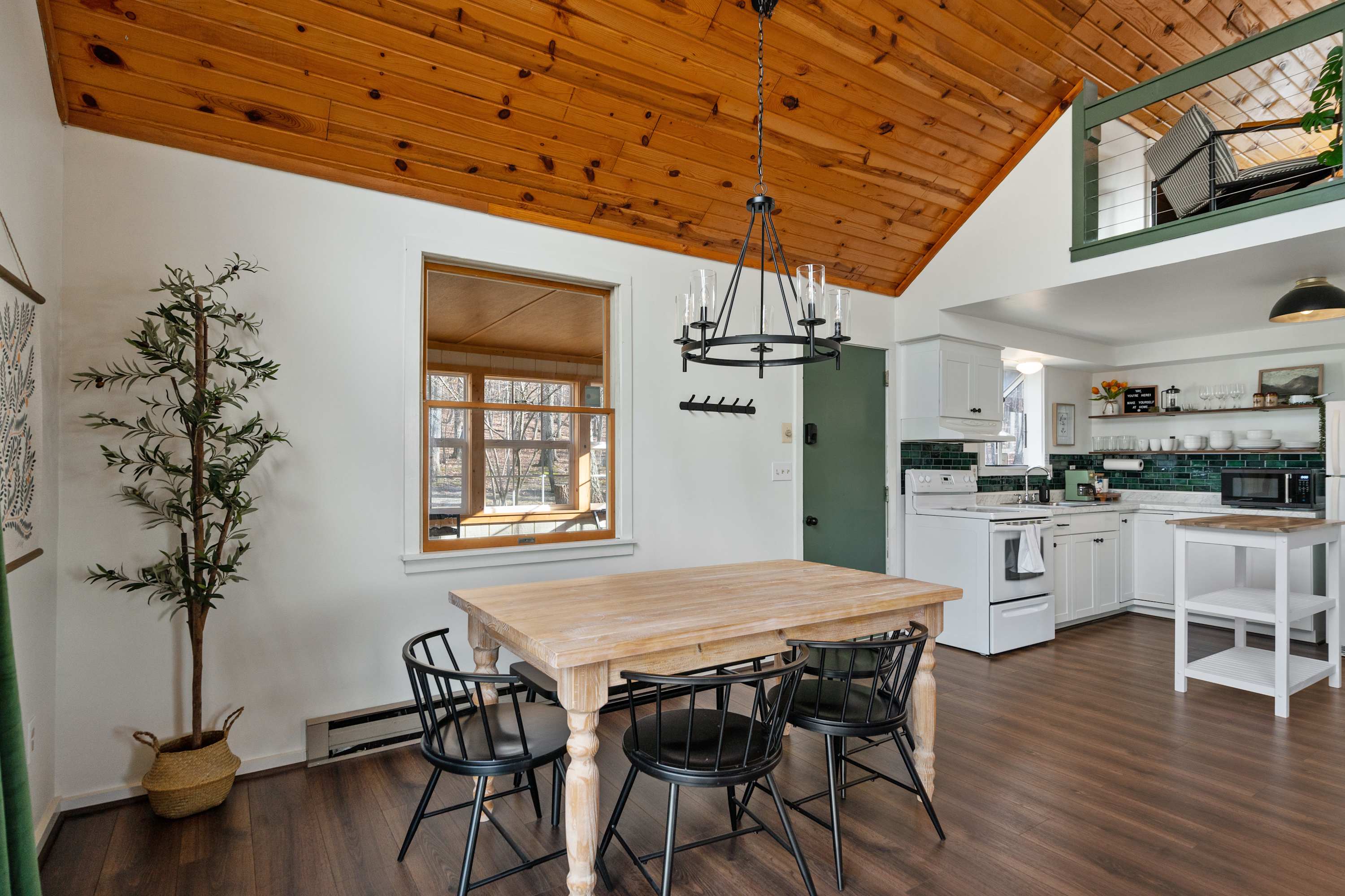 Cozy Cabin w/ Hot Tub, Fire Pit & Loft Getaway