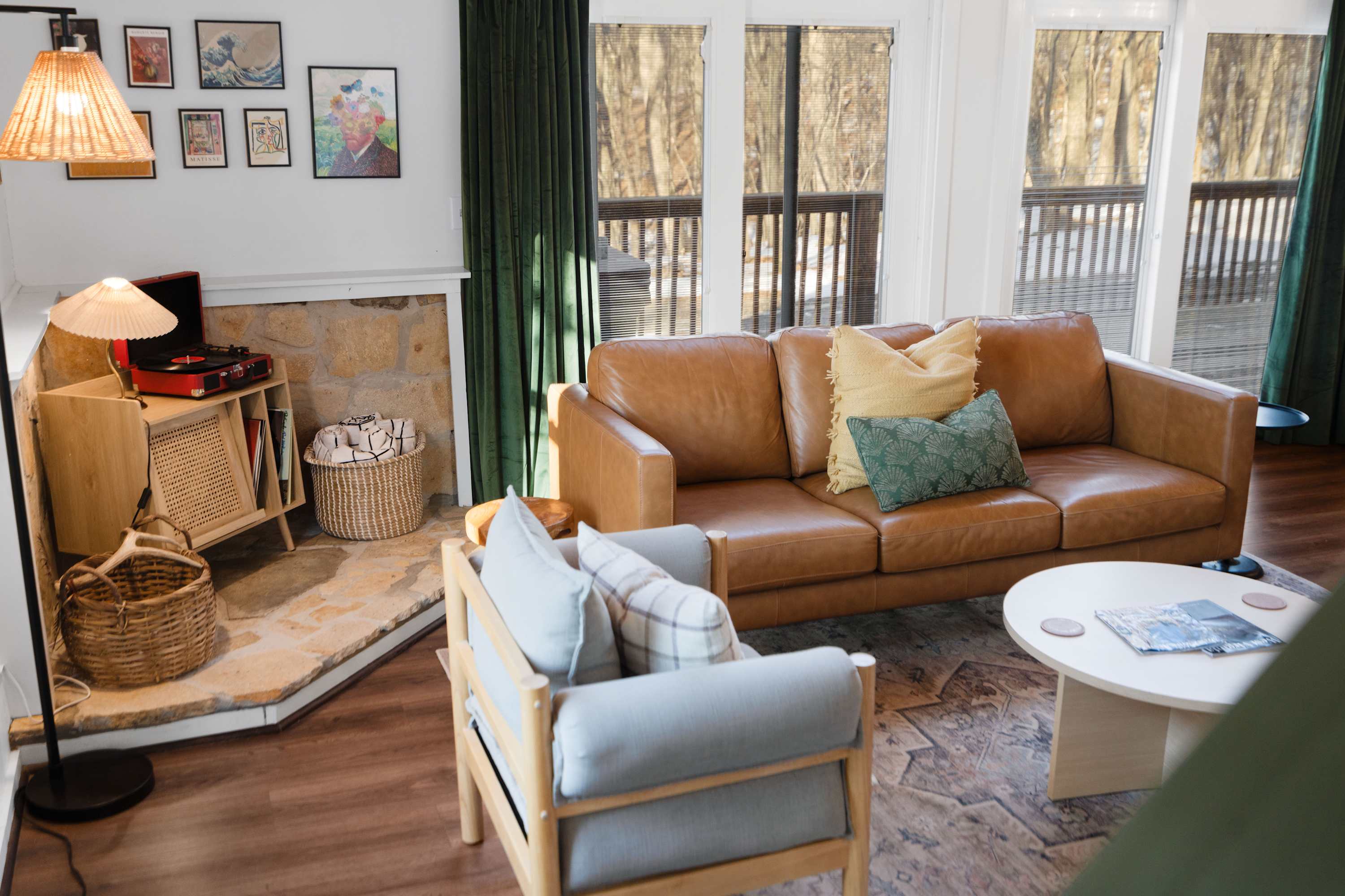 Cozy Cabin w/ Hot Tub, Fire Pit & Loft Getaway
