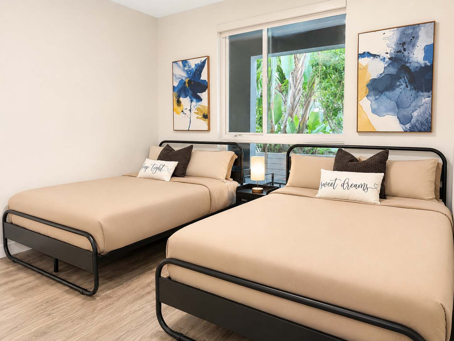 Modern Apartment w/ Pool & Gym Near Disneyland