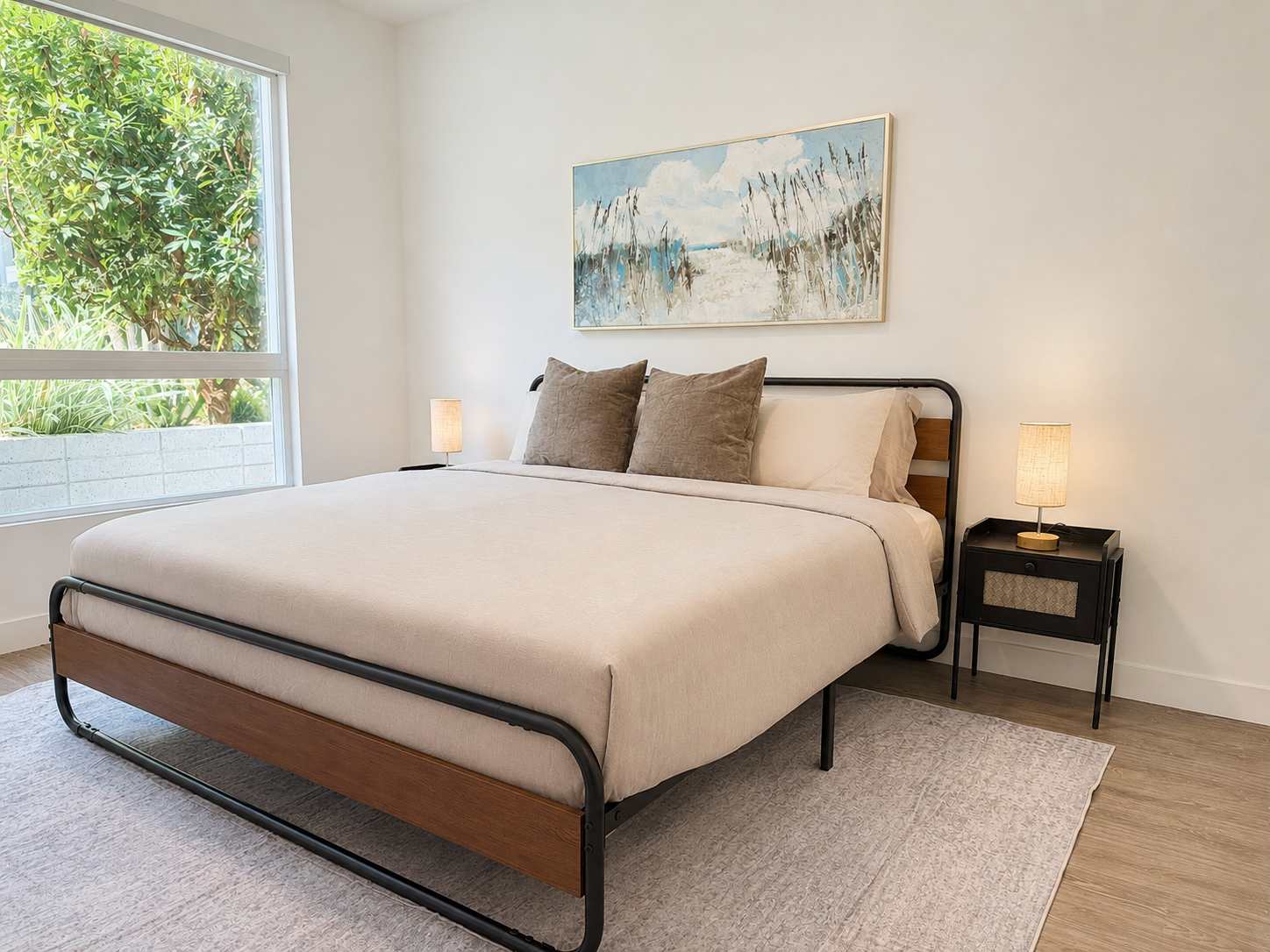 Modern Apartment w/ Pool & Gym Near Disneyland