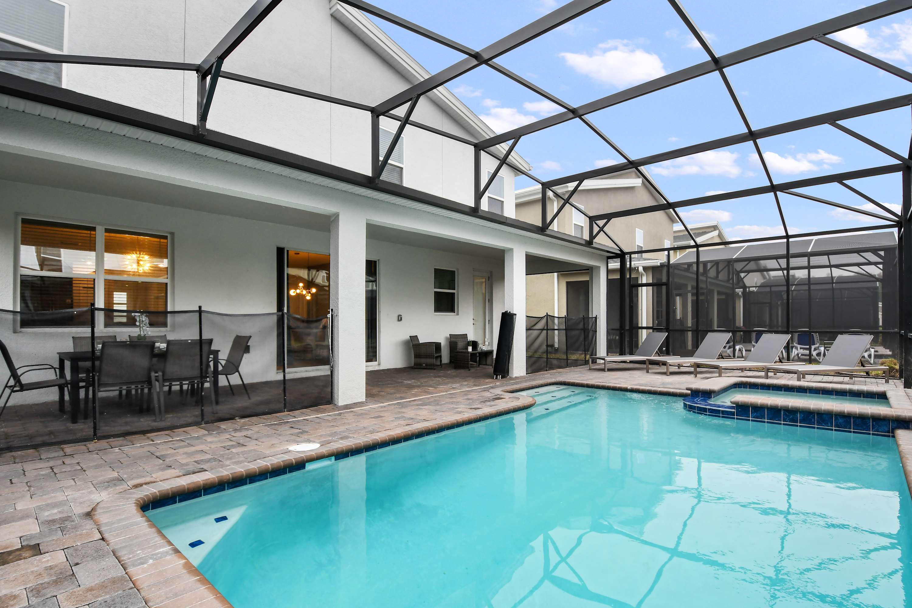 1BR Steps to Beach, Prime Cocoa Beach Location