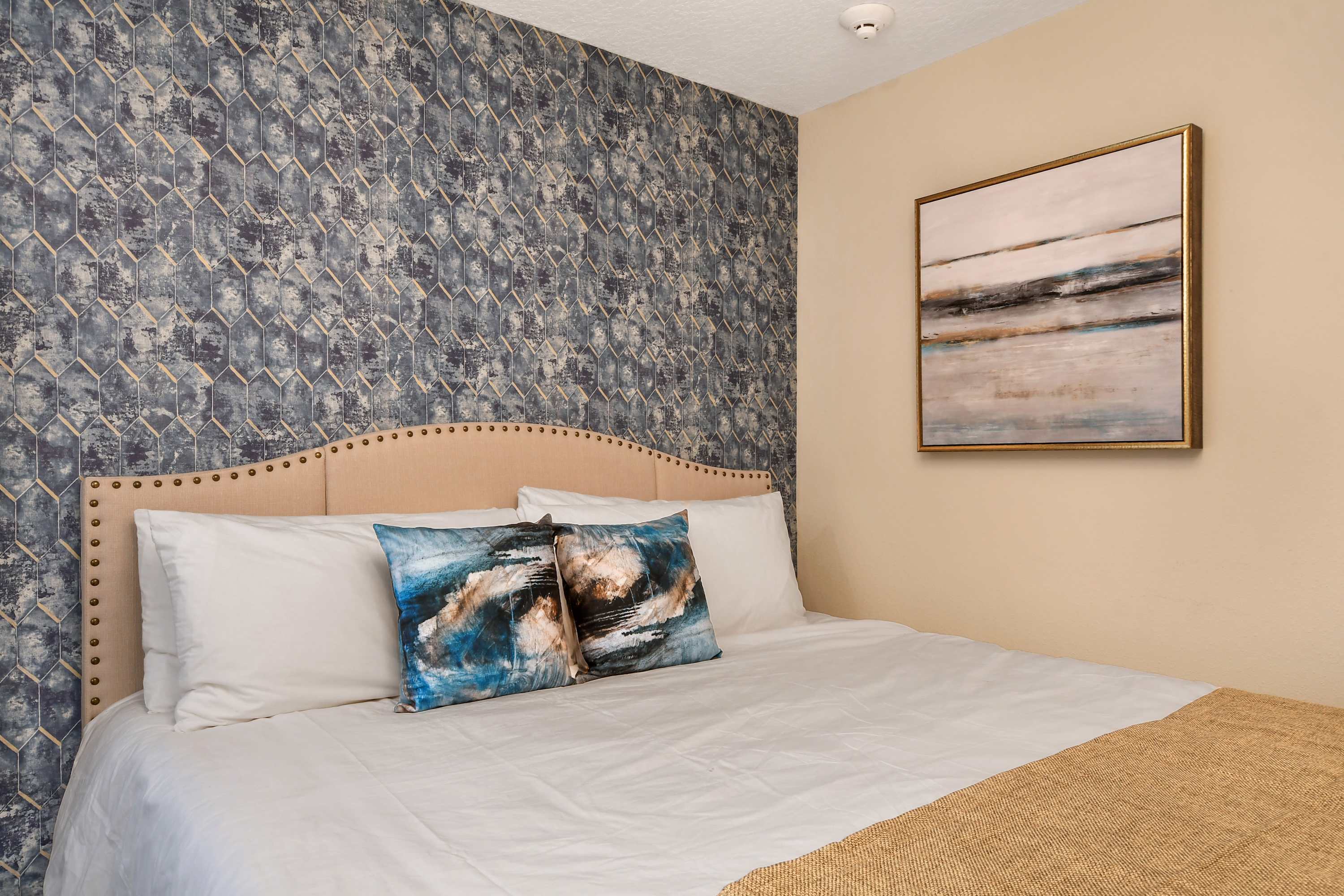 1BR Steps to Beach, Prime Cocoa Beach Location