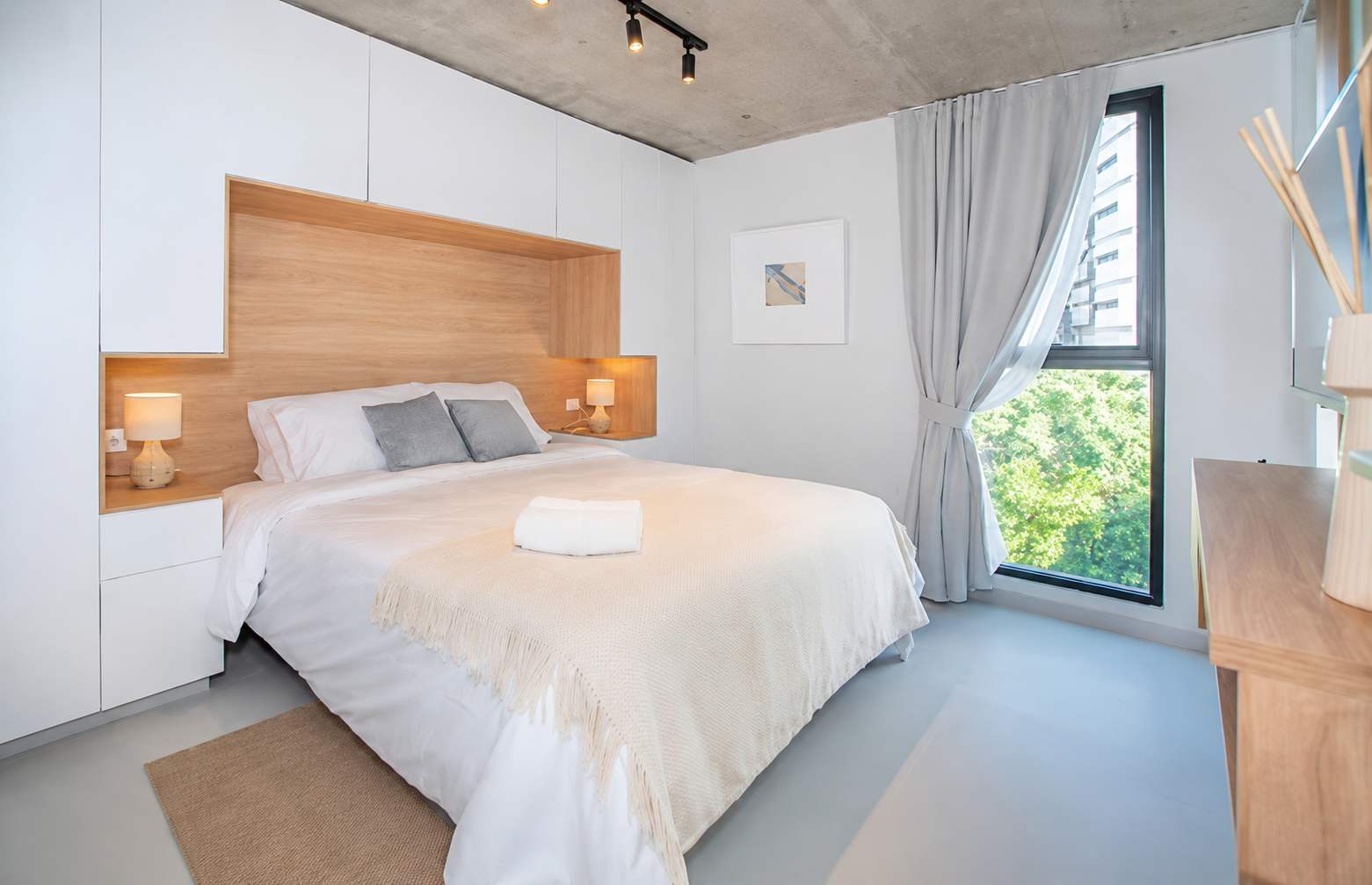 Chic Designer Flat Overlooking the City